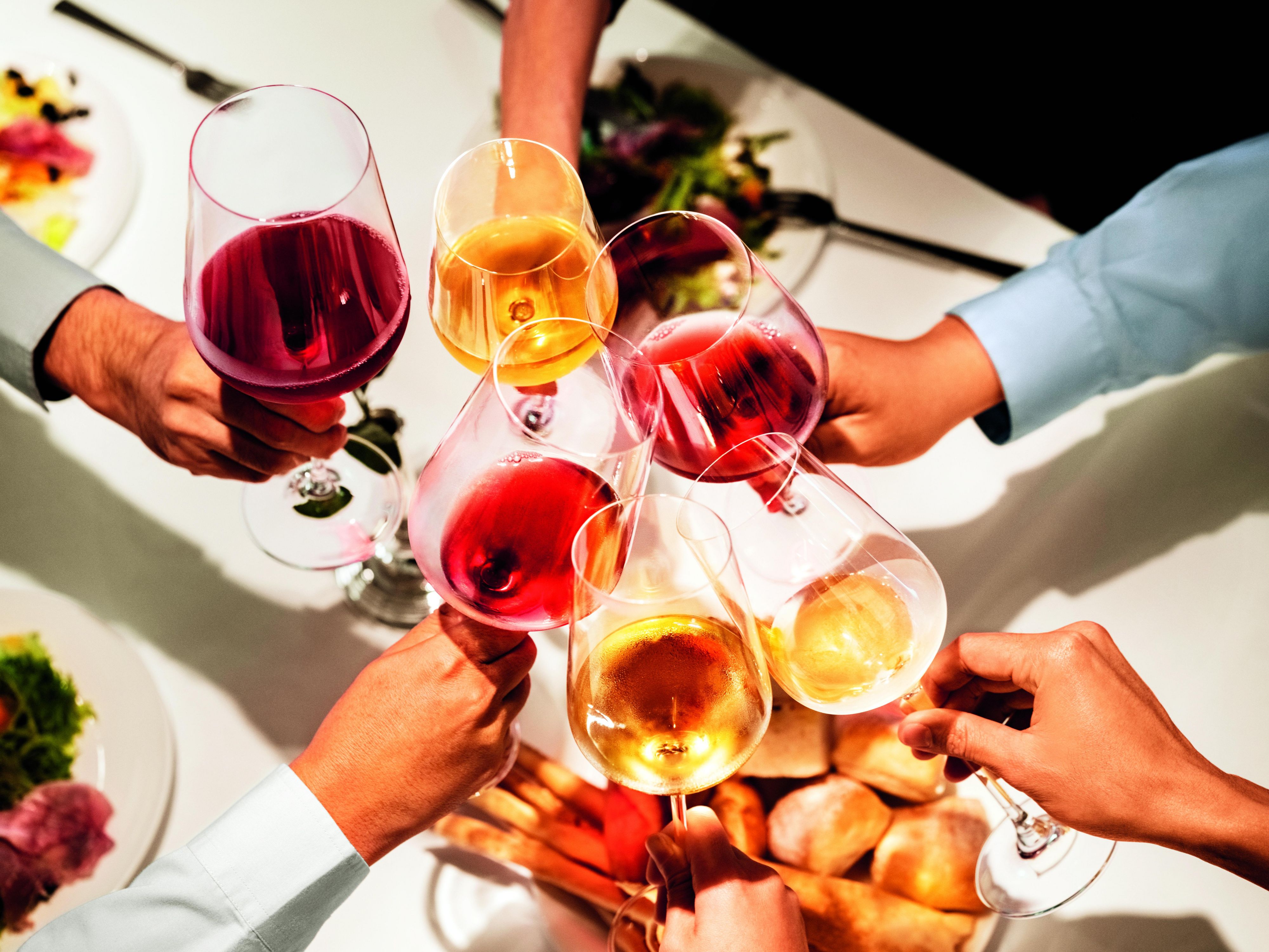 Host your Christmas party at the Holiday Inn Vancouver Centre! From our spacious 3,000 sq. ft. Arbutus Ballroom to 3 more inviting event rooms for 15–240 guests, we have the ideal venue for your celebration. 
Enjoy festive menus for groups of 15 or more. Secure your event space today by emailing catering@hivancouver.com or calling +1 604-879-0511.