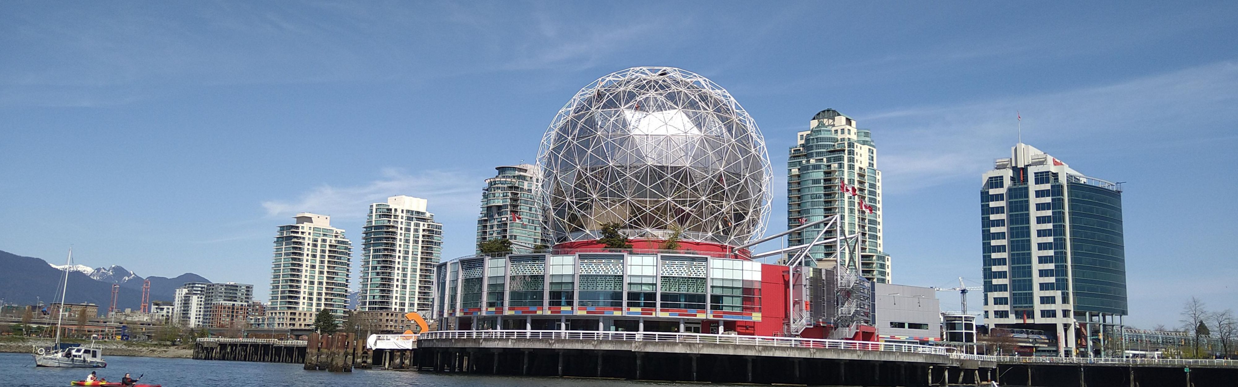 Just 6 minutes drive or 18 minutes transit to Science World!