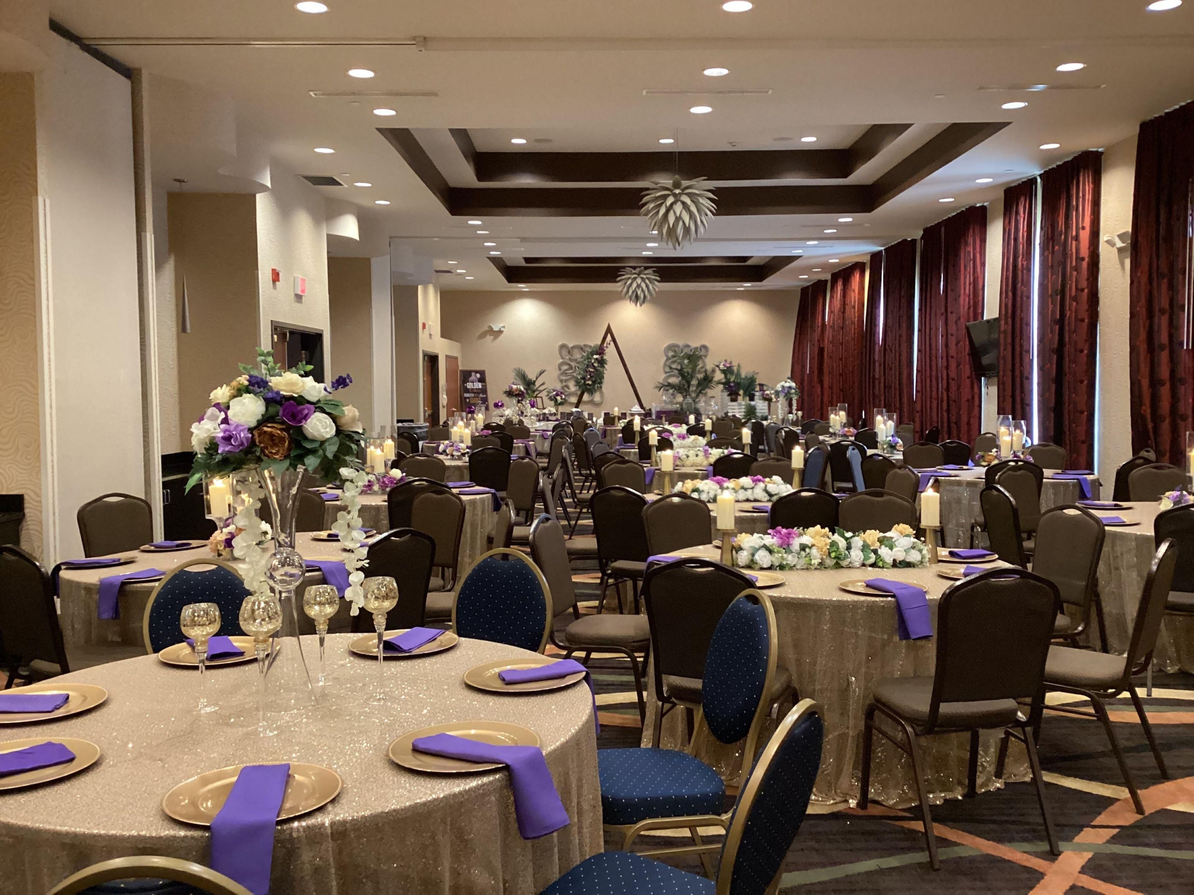 No matter what brings your group together, let us help you be there when it really matters. From family reunions to weddings, or business workshops, our event spaces offer everything to make your experience memorable. We have over 2200 square feet of flexible meeting space.