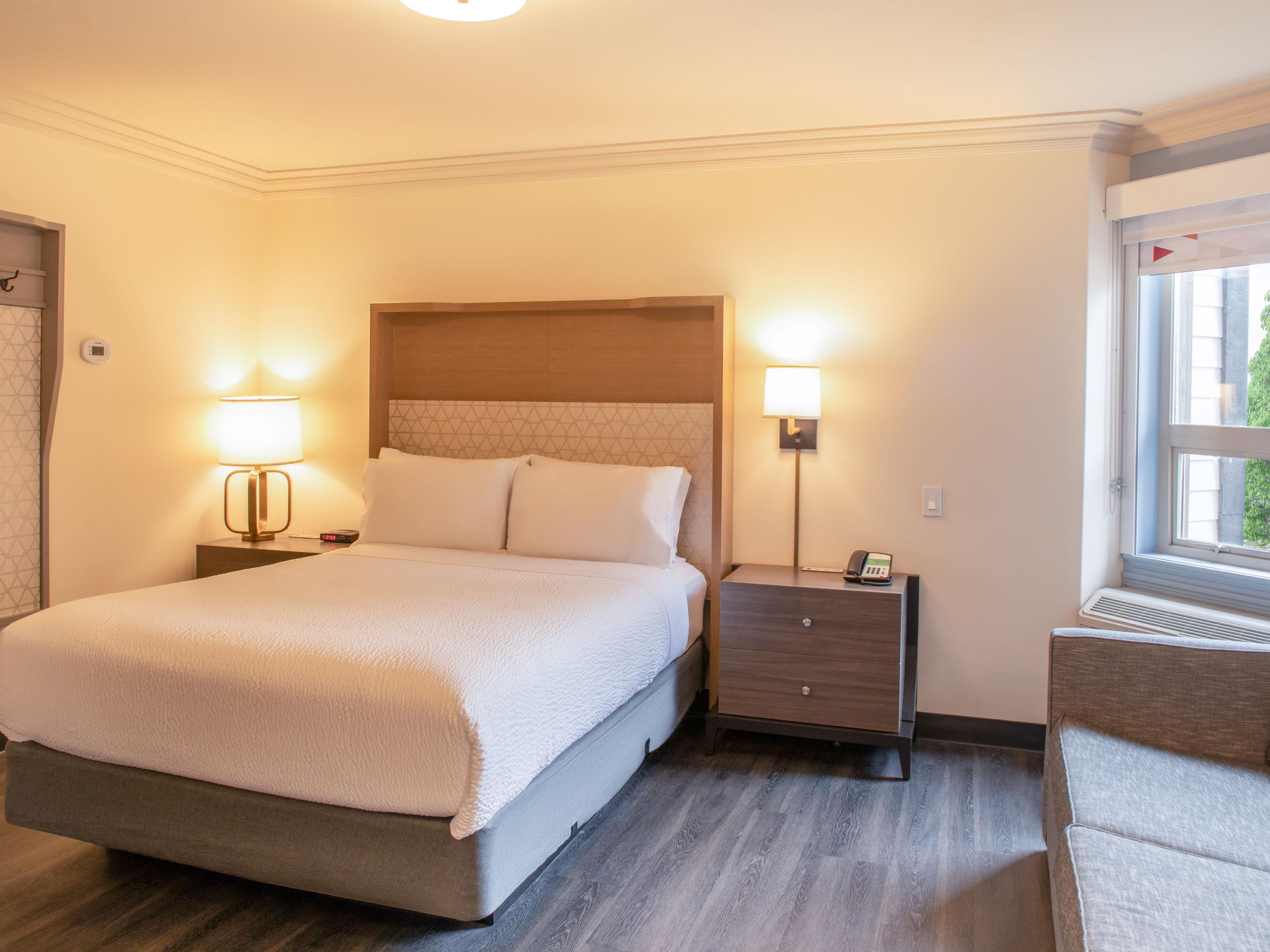 Settle into a relaxing guestroom near Elk Lake.