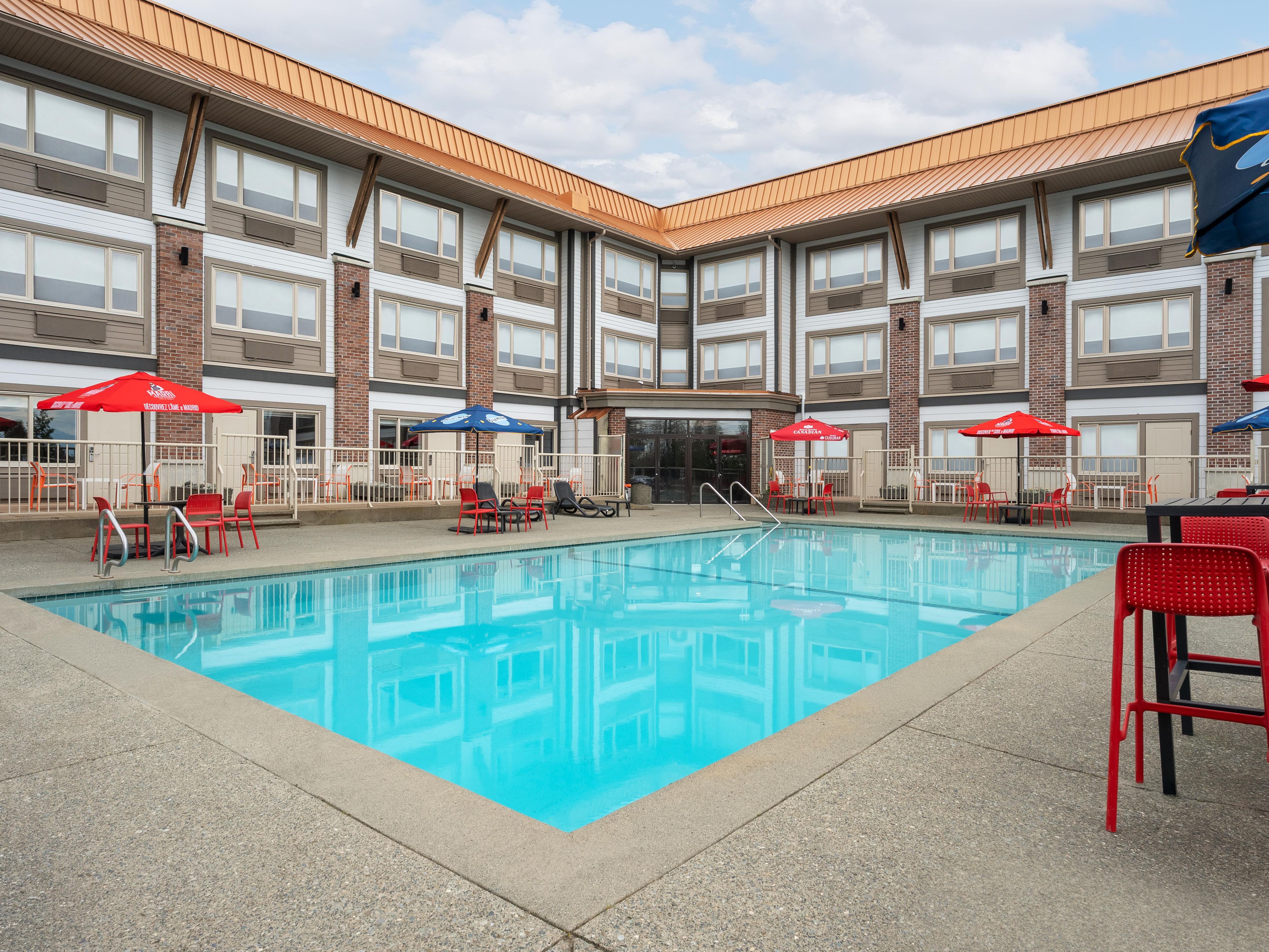 Outdoor swimming pool