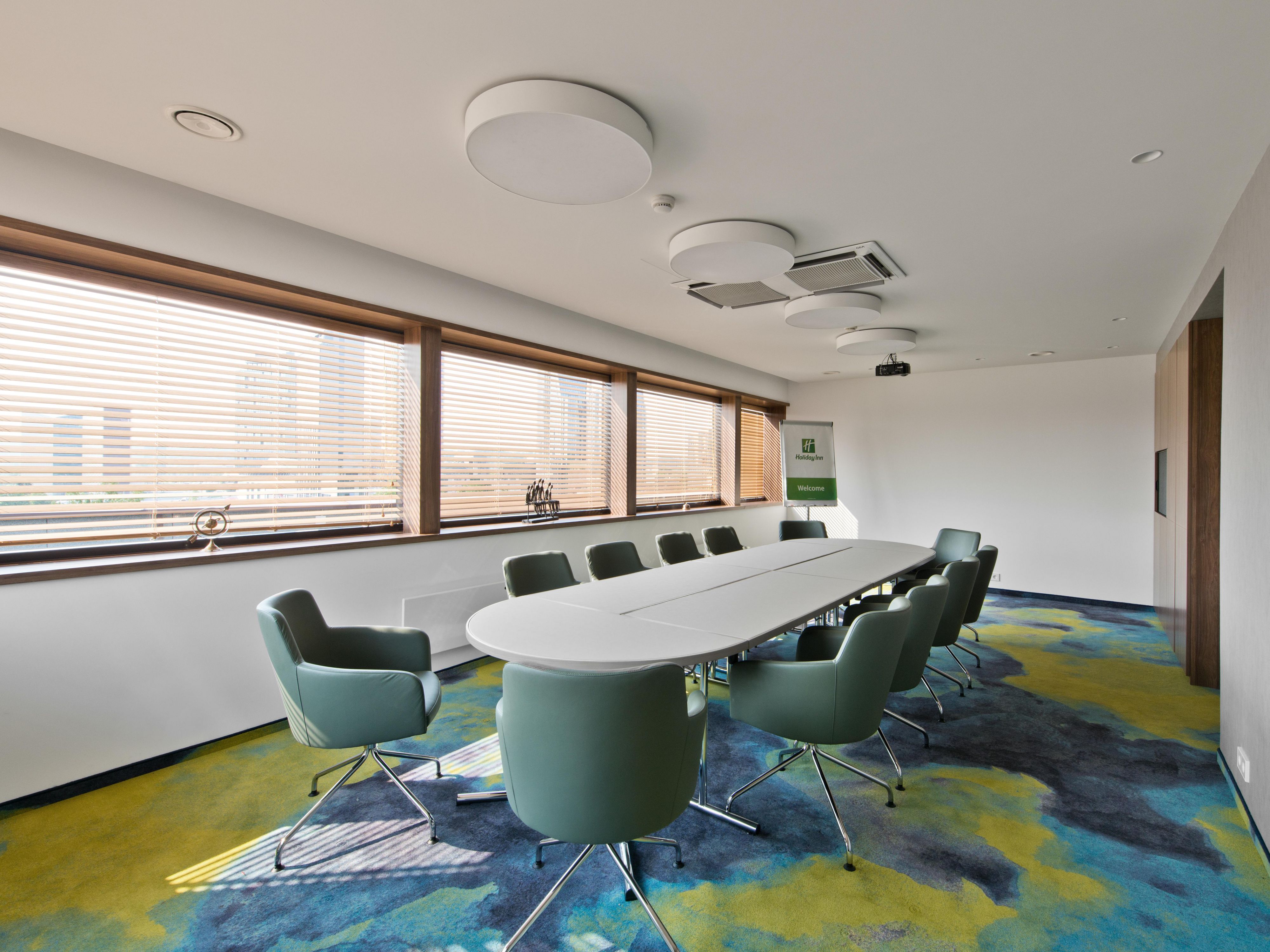 Take your business gatherings to the next level at Holiday Inn Vilnius! Explore our meeting rooms, crafted for both functionality and style. Pick the ideal space that aligns with your requirements, creating a professional and productive setting for your corporate events.