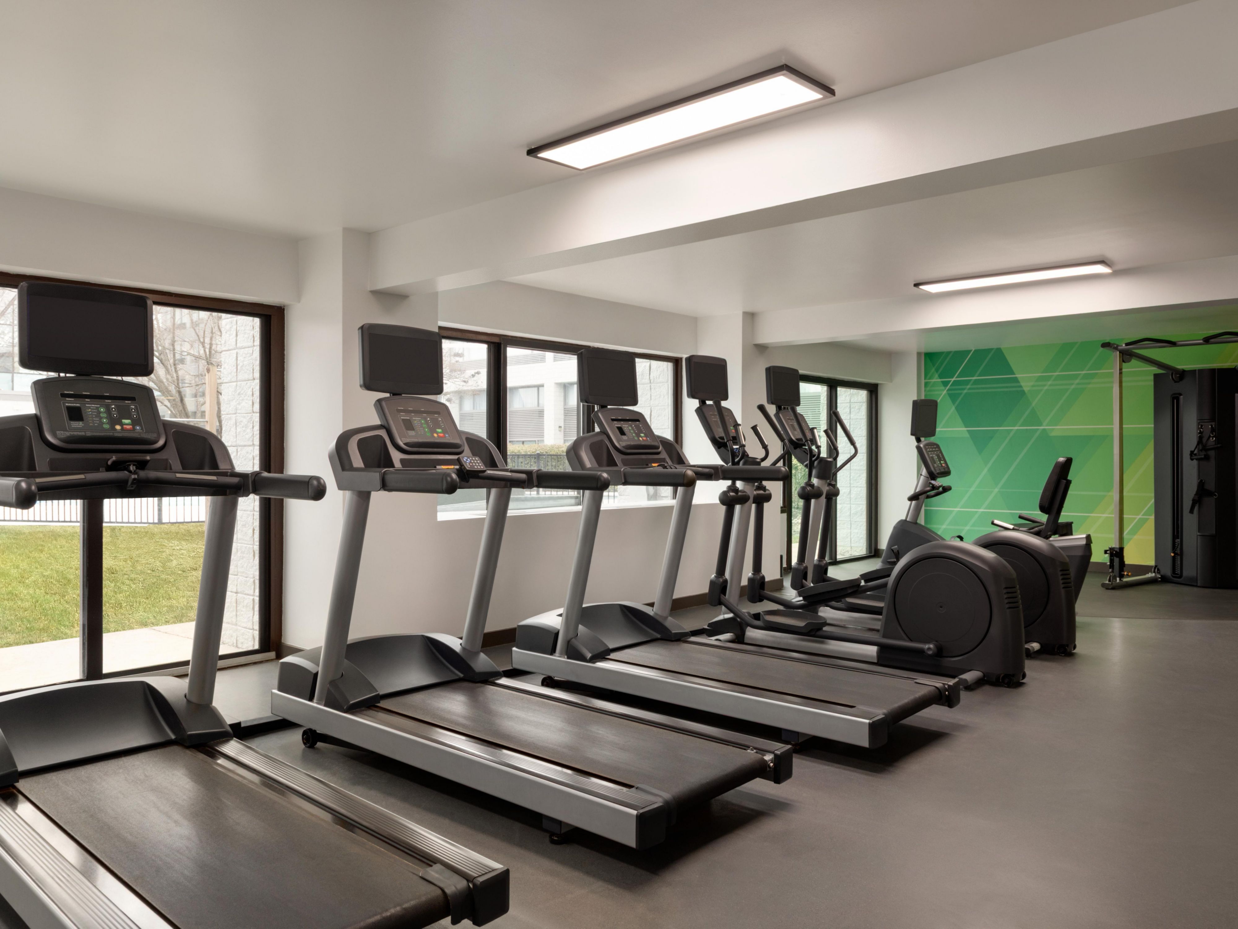 Stay active and energized on your own schedule in our 24-hour Fitness Center. Whether you’re an early riser or prefer late-night workouts, our fully-equipped facility is open around the clock to suit your routine. With a variety of cardio and weight training equipment, you’ll have everything you need to stay focused and motivated during your stay.
