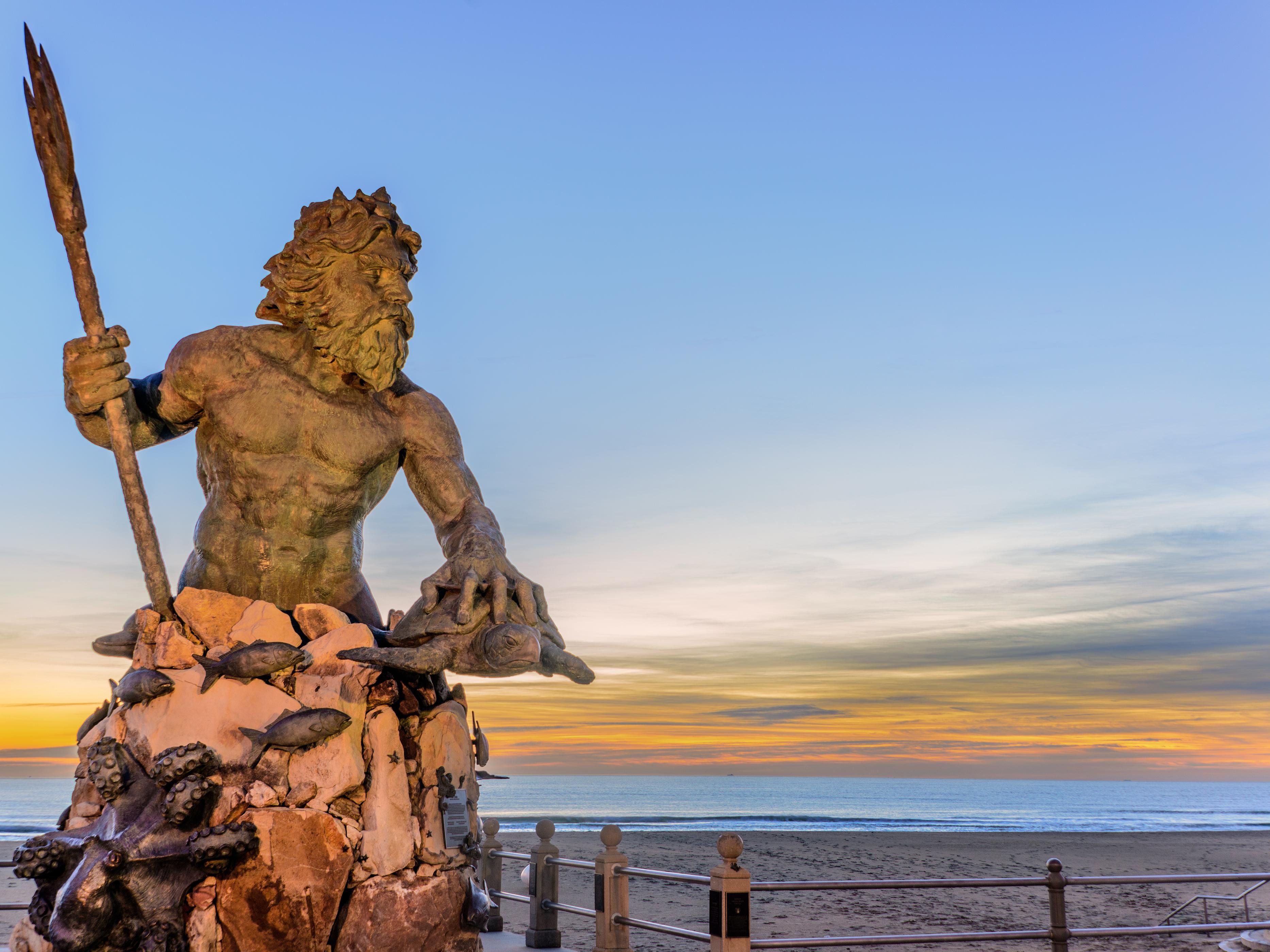 Experience holiday magic at Santa’s Seaside Cinema, where festive films light up the Virginia Beach oceanfront. Bundle up, grab your favorite treats, and enjoy free family-friendly movies under the stars at 31st Street Park. A perfect way to celebrate the season by the sea!