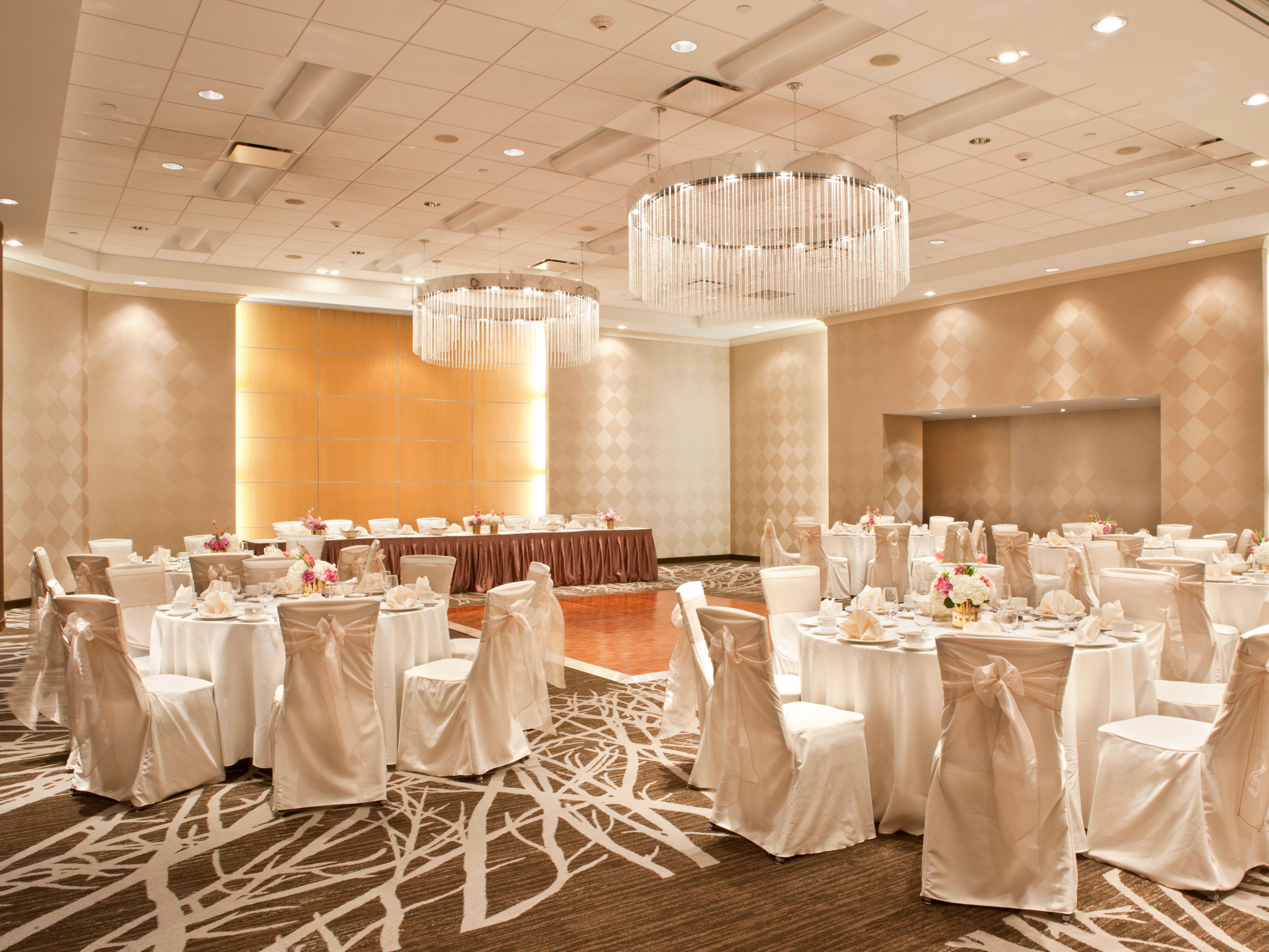Host your holiday party or events at Holiday Inn Washington Capitol – National Mall. With two ballrooms, we can accommodate up to 300 guests. Enjoy customizable catering, décor, and A/V support to bring your vision to life. Contact our Sales Team to get started.