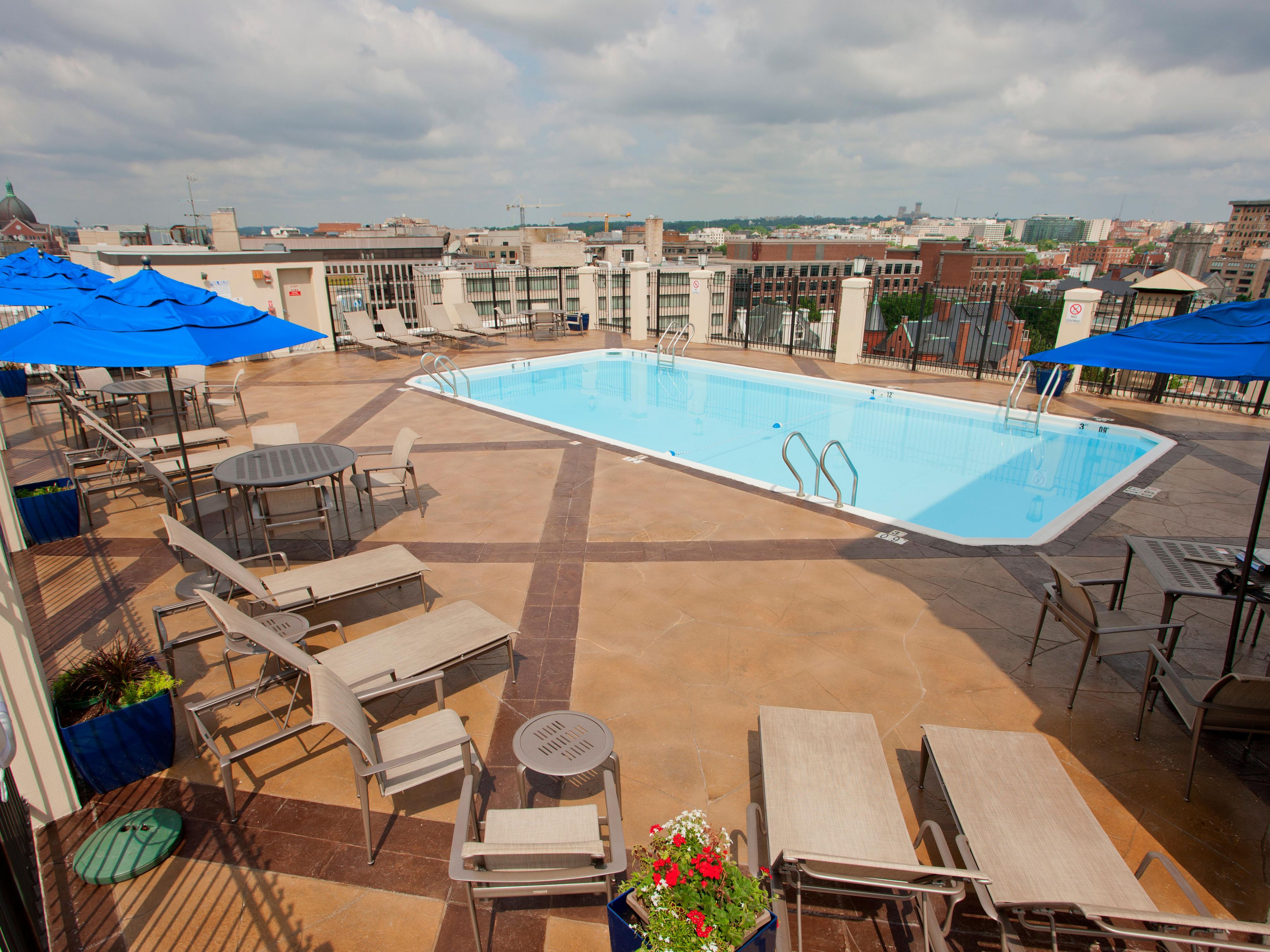 Jump, soak under the sun & spend your day in our rooftop pool.