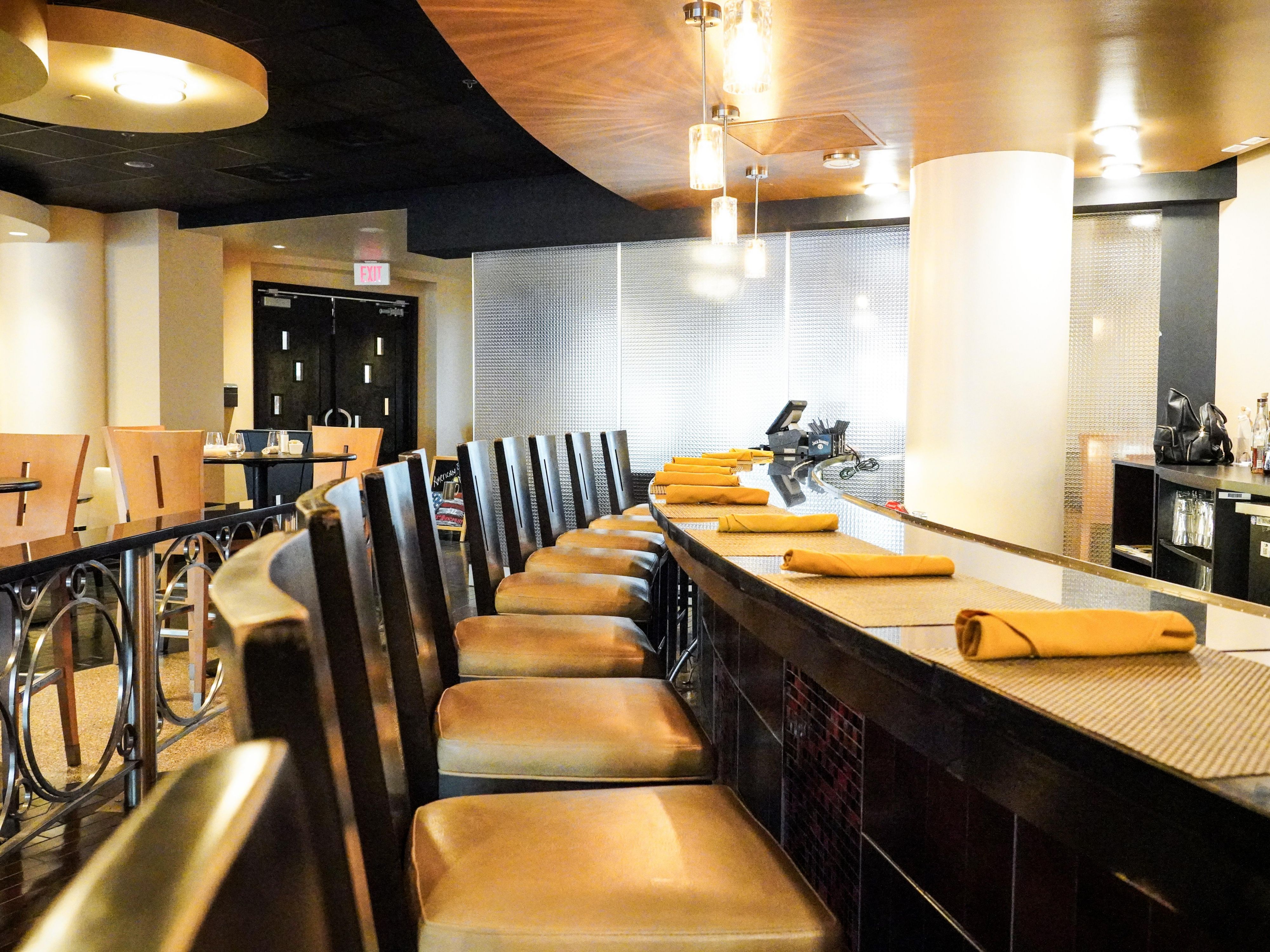 Savor delicious meals without leaving the hotel. Enjoy bold flavors and handcrafted cocktails at 21st Amendment Bar & Grill, offering a vibrant, welcoming dining experience. Start your day right at Capitol Bistro with our daily breakfast buffet featuring fresh, high-quality favorites.