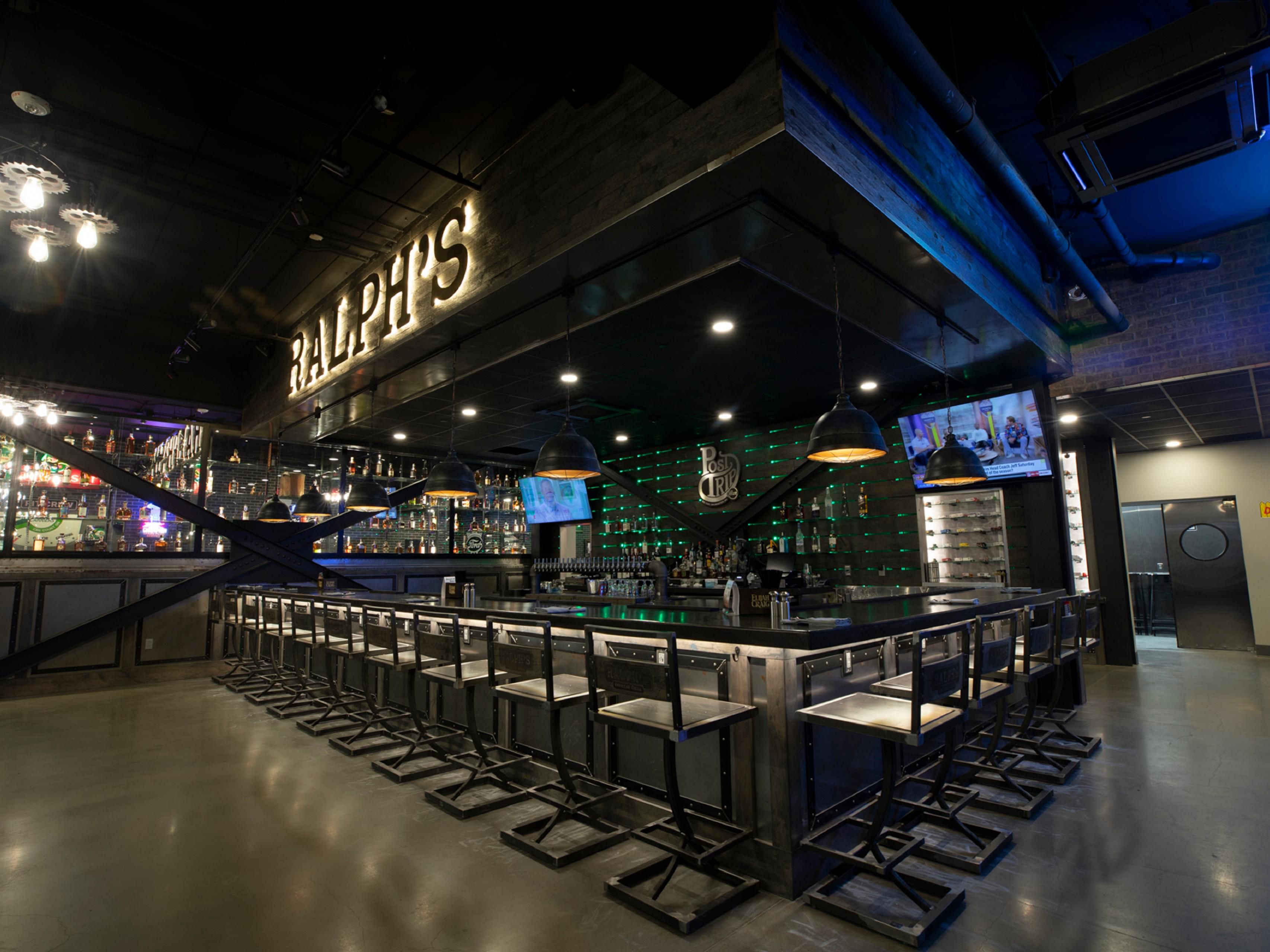 Make your stay in town truly special with the finest in pet-friendly hotels in Wilmington, Ohio! From our fully equipped 24-hour Fitness Center and our spacious indoor heated swimming pool, to our on-site restaurant, the Holiday Inn Wilmington has so much to offer when you (and your dog!) book a room with us!