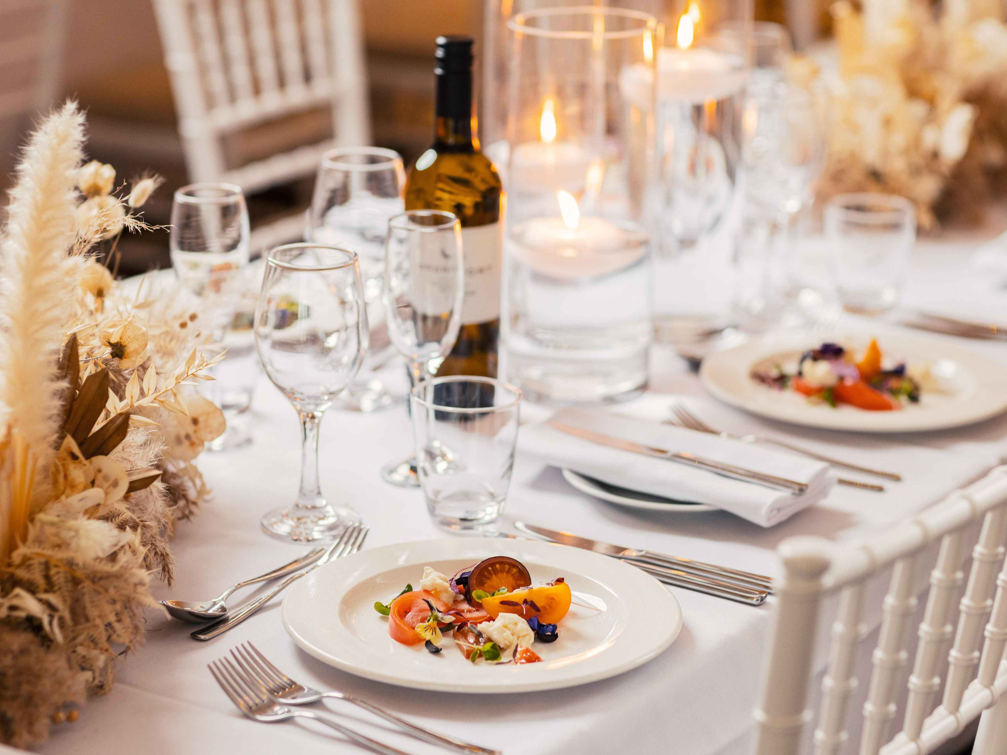 Contemporary and spacious, voco Winchester makes the perfect wedding venue. Choose from a variety of indoor and outdoor Reception Spaces with varying room capacities to suit your needs, and every detail taken care off by our specialist wedding team.