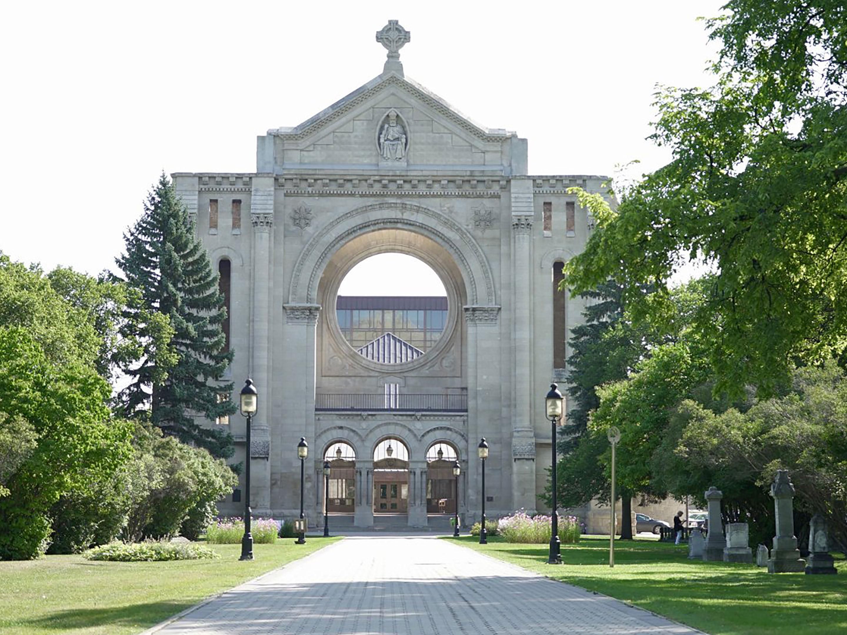 Come to Winnipeg and experience the French Quarter, home of the largest francophone community west of the Great Lakes. Visit St. Boniface, where the language, culture and history live on. Explore St. Boniface Museum, Fort Gibraltar, Riel House and guided walking tours to mention a few. Contact us today to book your stay!