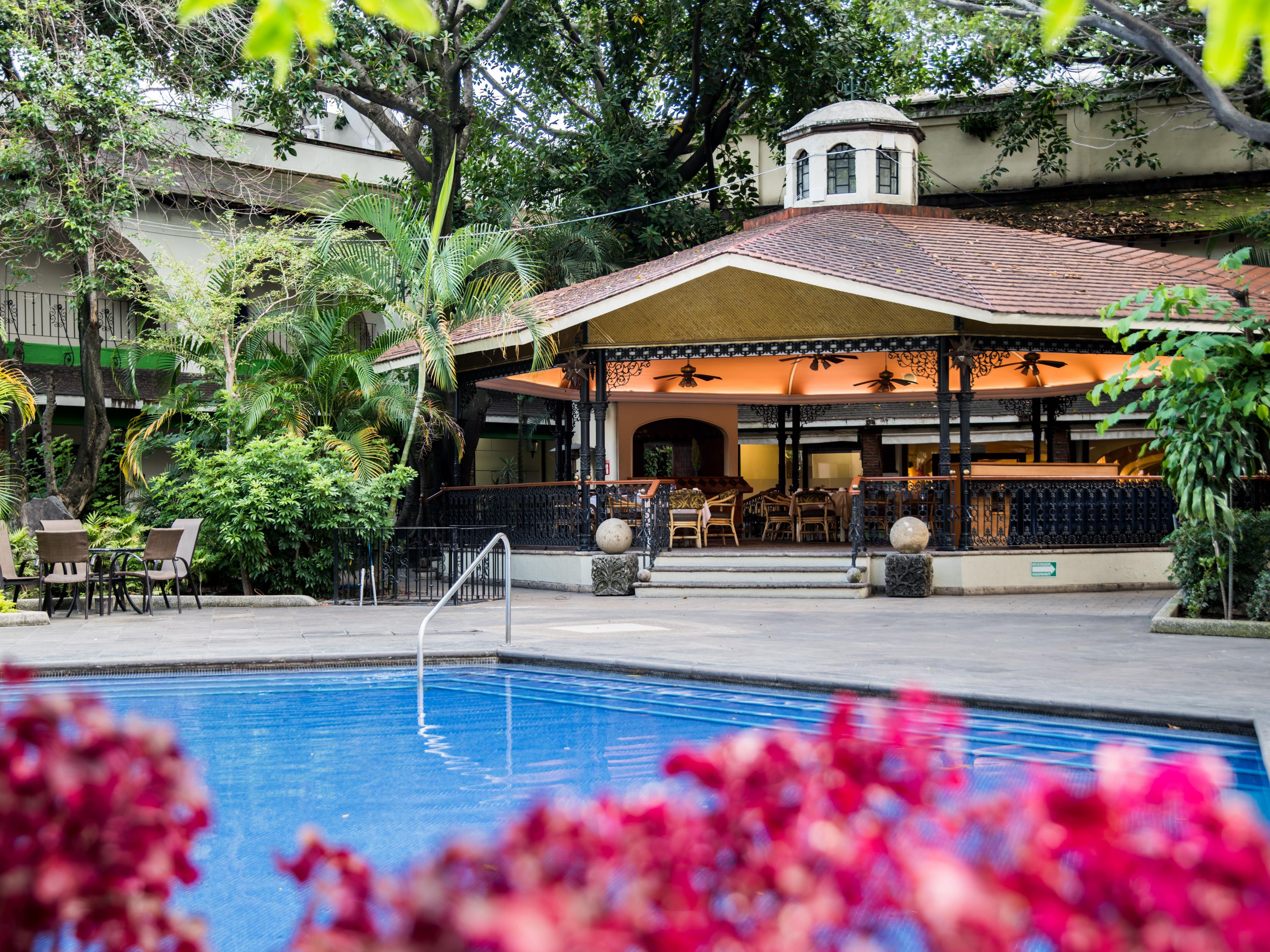 Beautiful outdoor pool surrounded by gardens. Enjoy an spectacular day with your family, addition to this try the national cuisine and the Jalisco flavor at  La Jima restaurant or Make unforgettable memories with your little ones having a fun pool party.