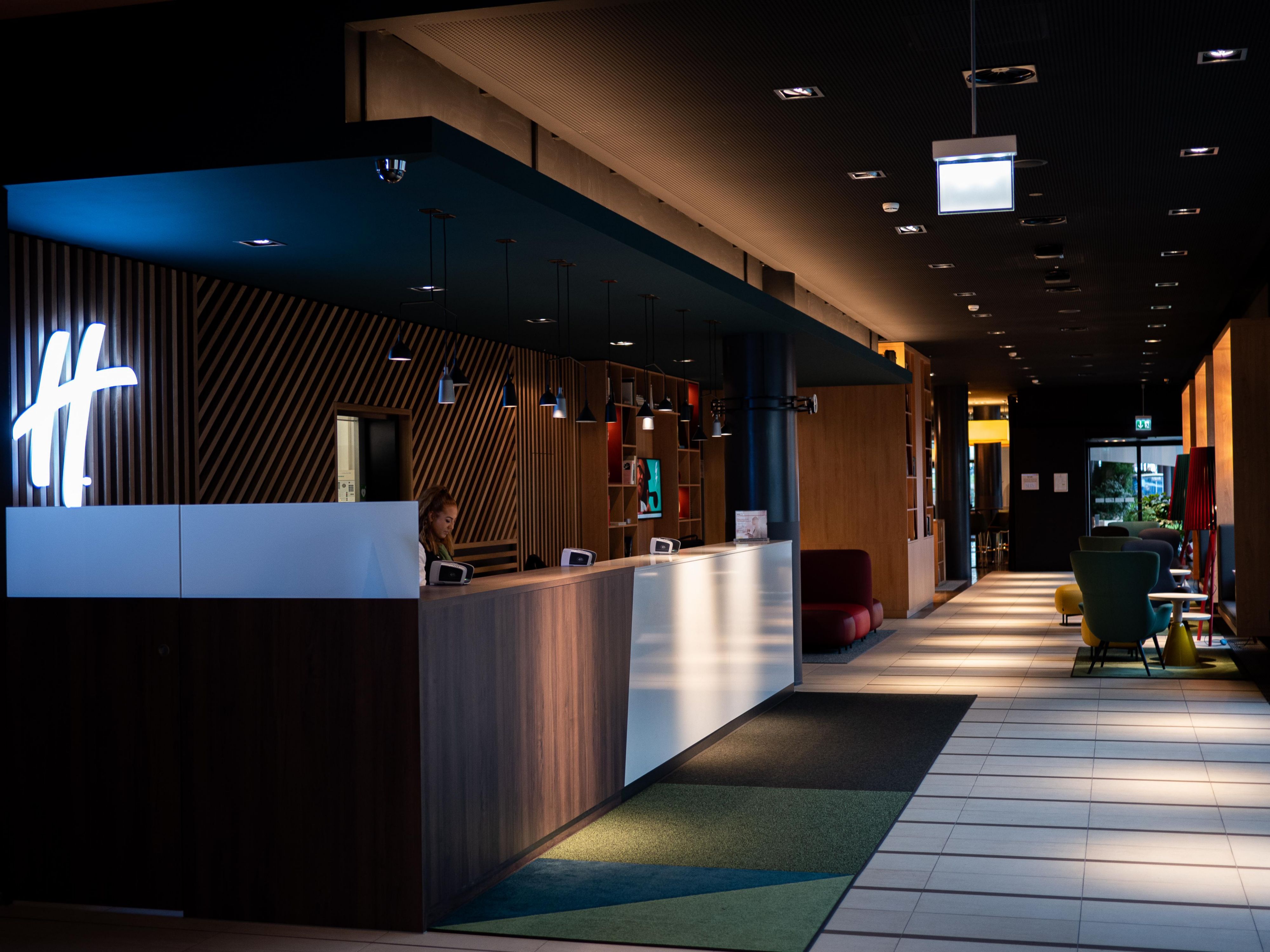 Are you an exhibitor or visitor at Messe Zurich? Do you have business in the city? Or are you looking for a hotel that is easy to reach from the airport or the city center? If the answer is yes, the Holiday Inn Zurich is your place to stay - and relax. We also have a restaurant and bar, and a free Fitness Center.