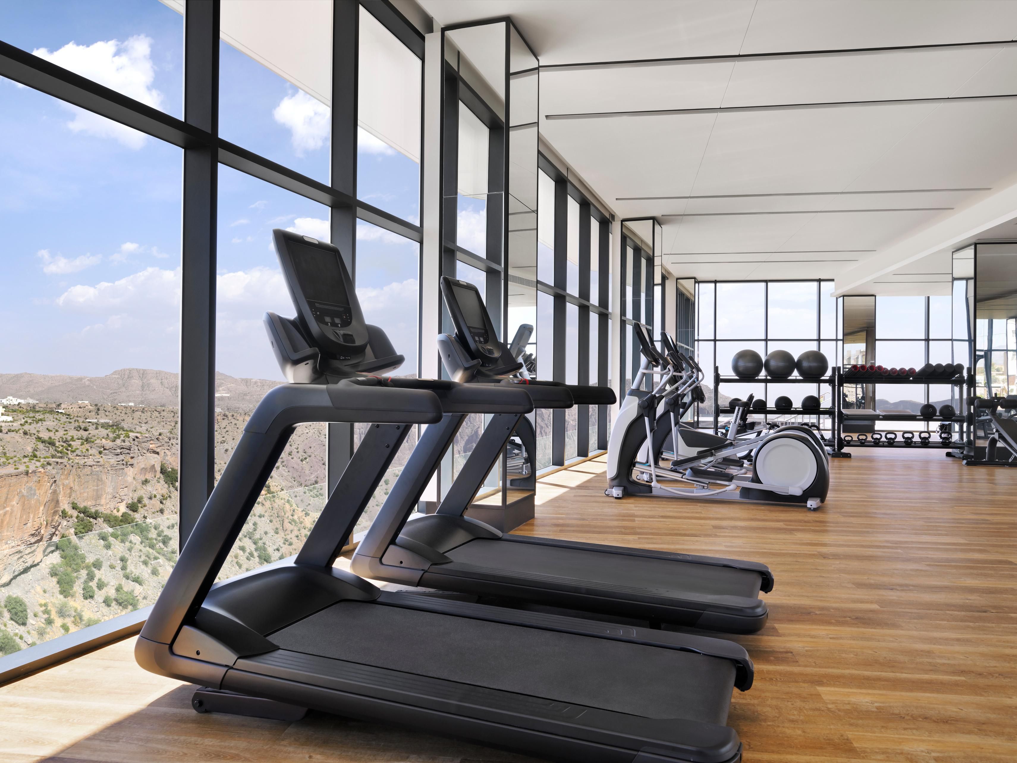 Stay fit anytime in our 24-hour gym flooded with natural daylight and breathtaking mountain views. Equipped with modern machines and an inspiring atmosphere, Hotel Indigo Jabal Akhdar offers the perfect setting to energize your workout routine surrounded by stunning nature.