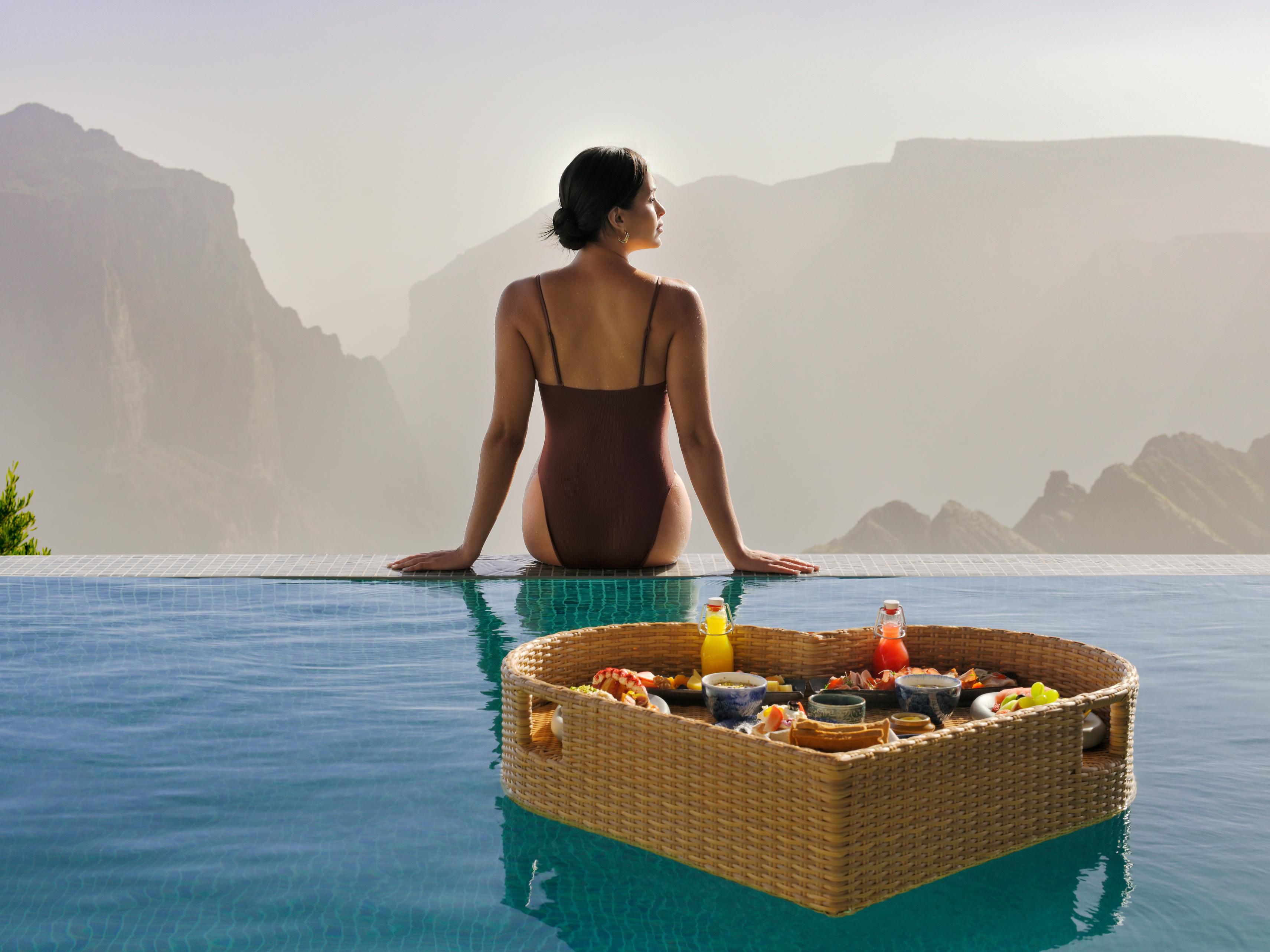 Begin your day with a magical floating breakfast, surrounded by serene waters and stunning canyon views. Enjoy a continental breakfast featuring freshly baked pastries, seasonal fruit platter, choice of eggs, hot beverages and cold-pressed juice. OMR 45  per couple inclusive of taxes.