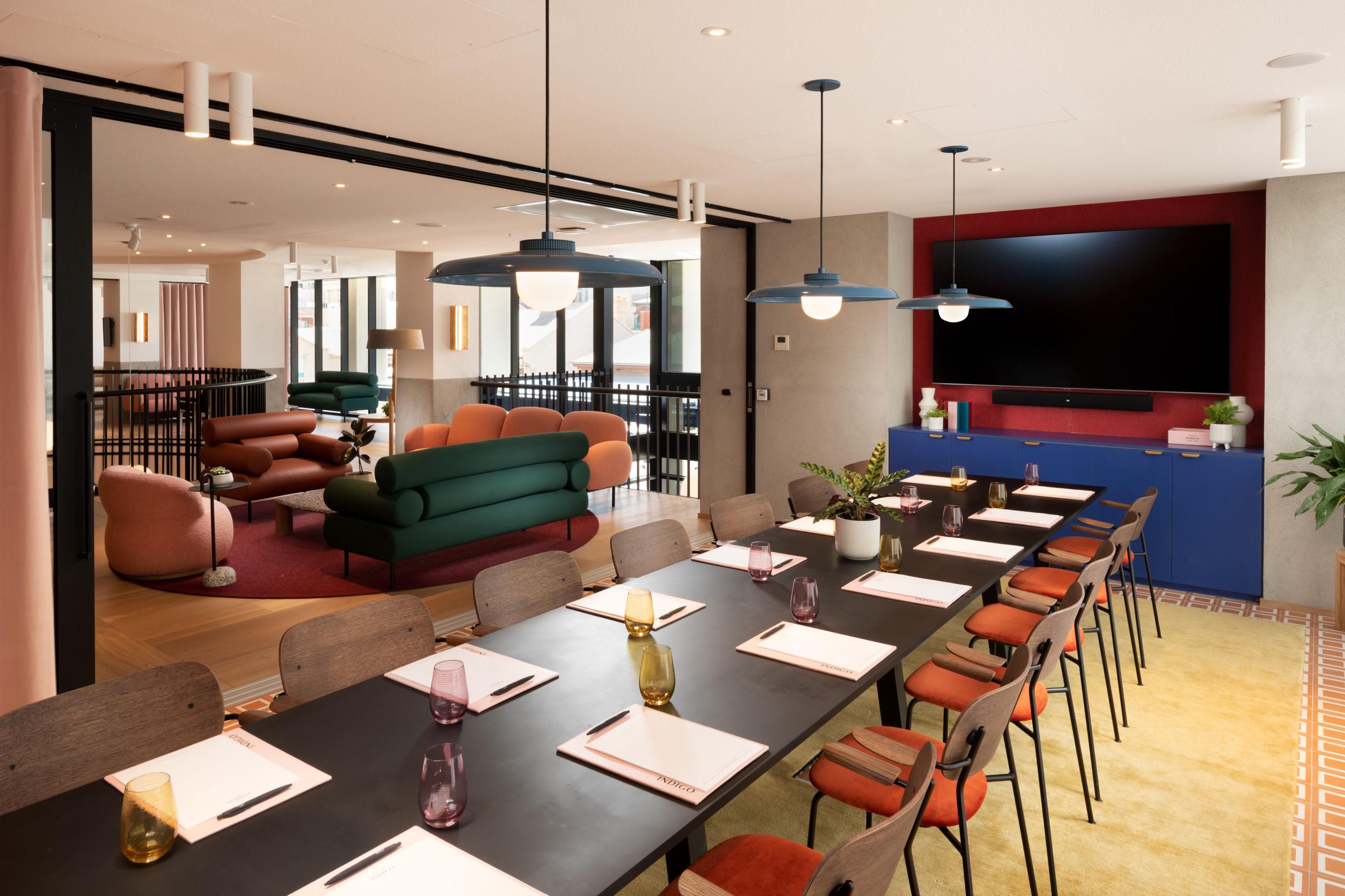 Whether it’s a networking event or a rooftop reception, standout professionalism and authenticity shine through. Innovative spaces with modern flair create the perfect backdrop for everything from small corporate meetings to cocktail parties at Merrymaker on the rooftop.