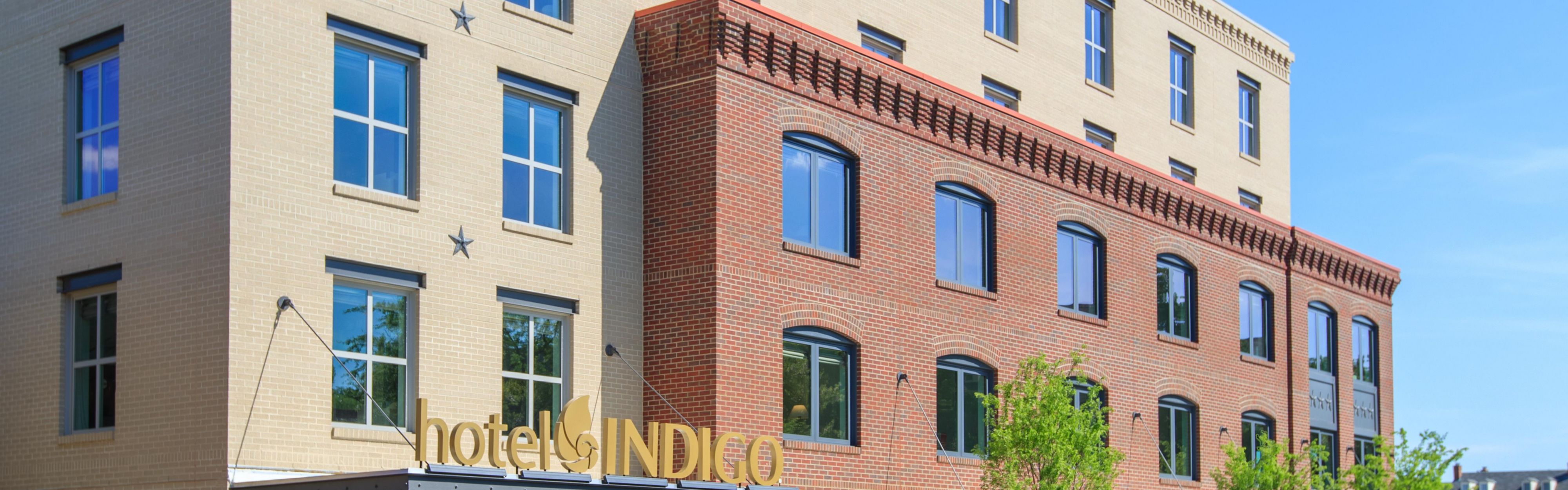 $hotelInfo.mediaDetails.welcomePhotos.primaryPhoto.caption}