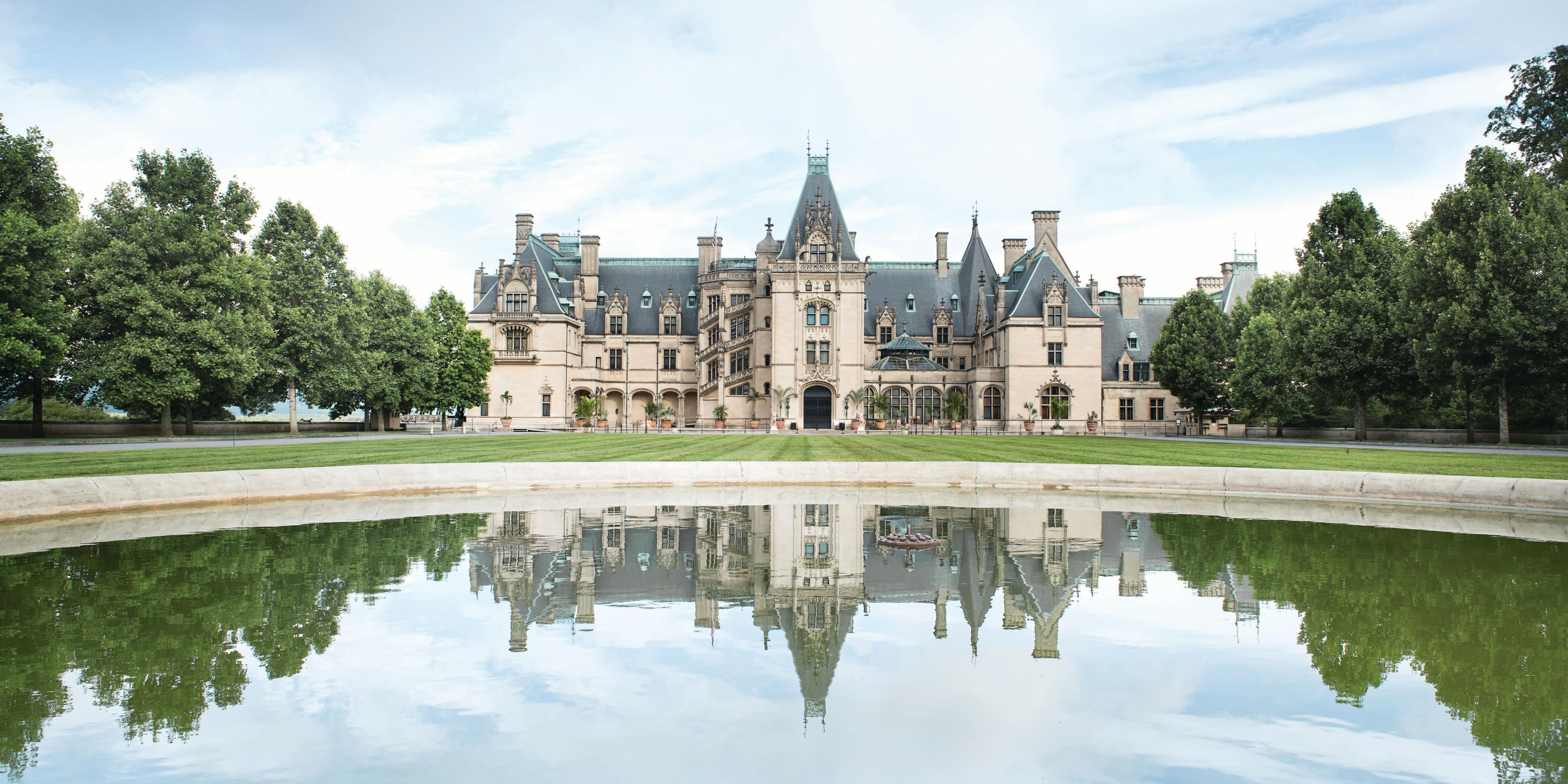 Discover the timeless beauty of the iconic Biltmore Estate.