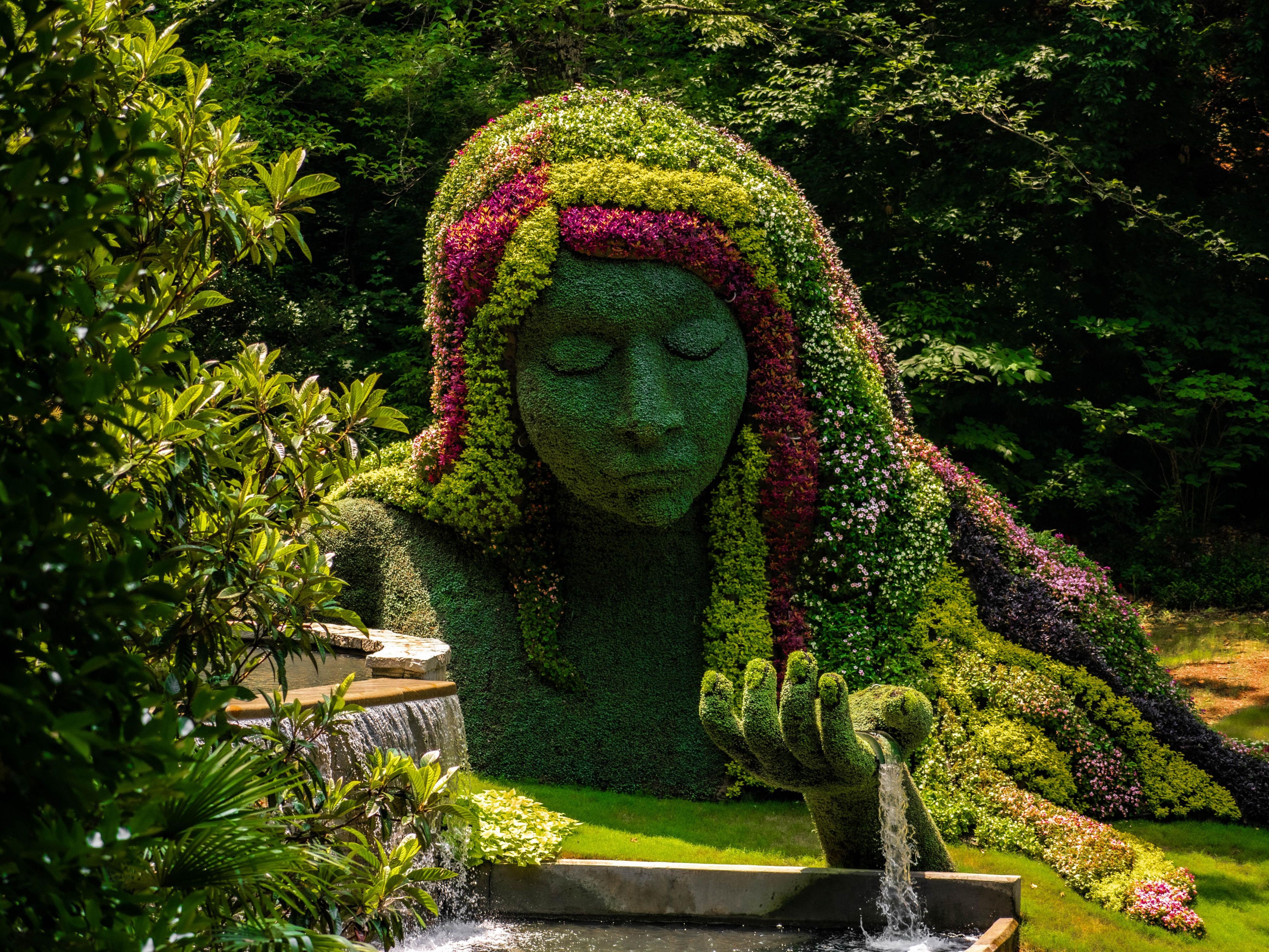 Experience Atlanta’s top events, exhibits and music festivals such as The Atlanta Botanical Garden exhibits, ONE Musicfest, Taste of Atlanta, and the Atlanta Food and Wine Festival at Historic Fourth Ward Park. Get your game on! We are a short drive from the Chick-fil-A Kickoff Game and SEC Championship held at Mercedes-Benz Stadium.