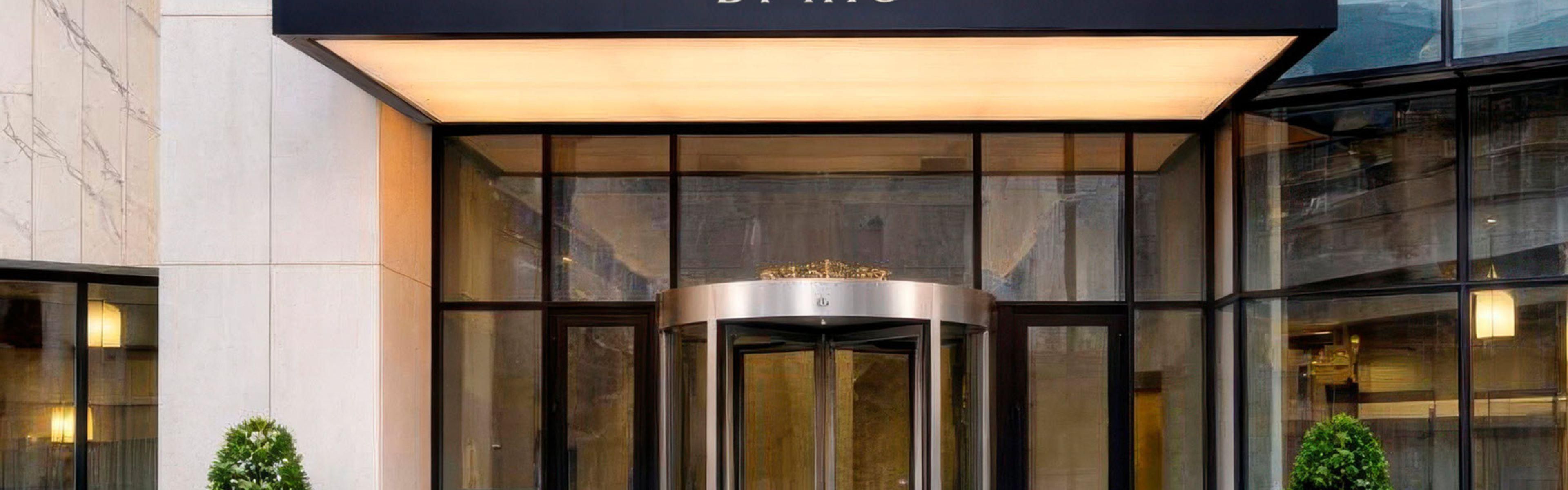 $hotelInfo.mediaDetails.welcomePhotos.primaryPhoto.caption}