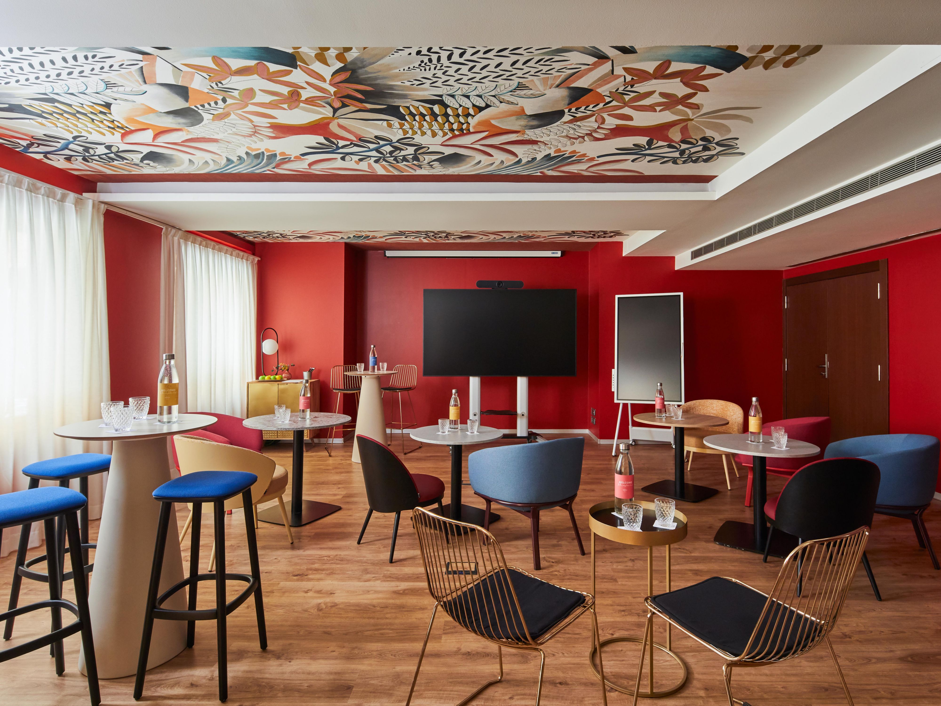 Our meeting rooms are designed to evolve with your vision. With flexible, panel-ready spaces ranging from 36 to 123 square meters, each setting transforms effortlessly to suit your needs — from theater and U-shape to imperial, classroom, or cocktail layouts. Dynamic spaces crafted to inspire connection and success.