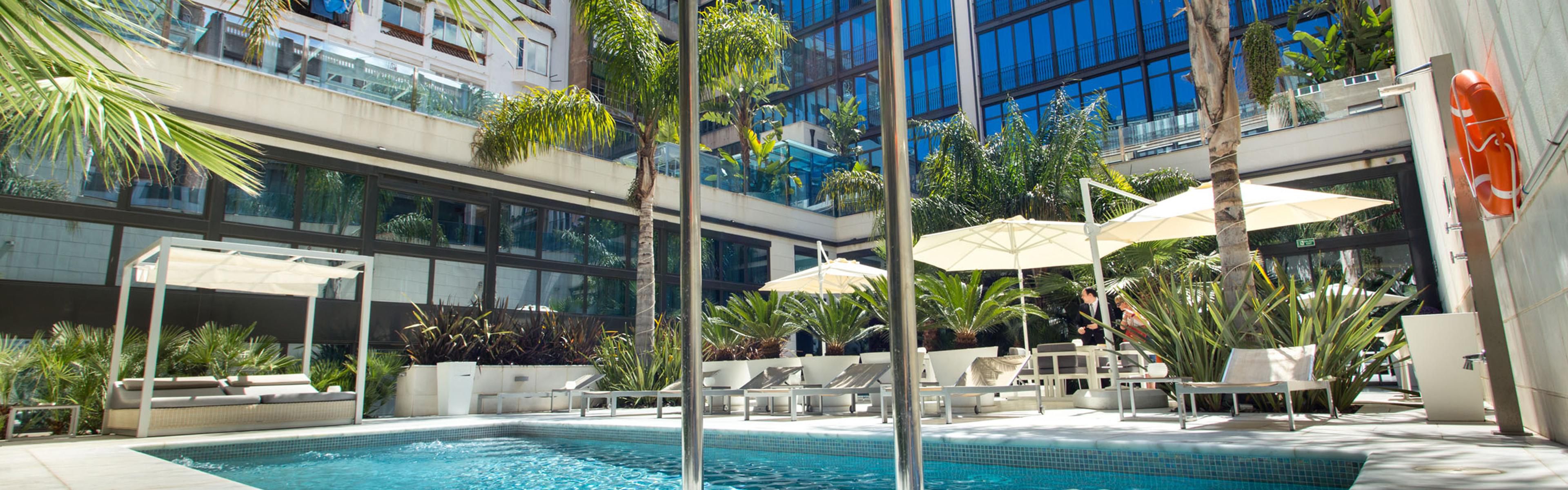 $hotelInfo.mediaDetails.welcomePhotos.primaryPhoto.caption}