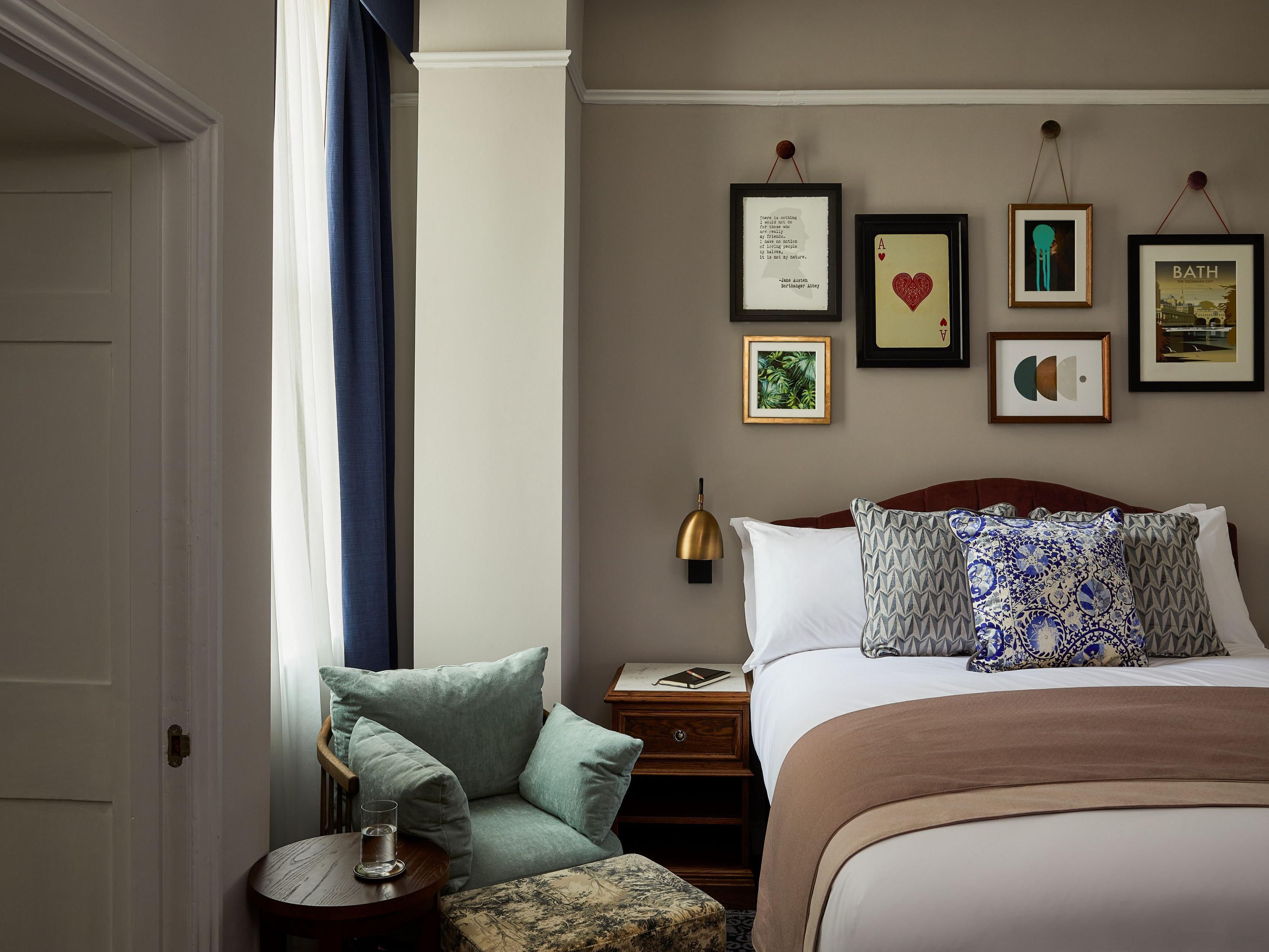Our Private Townhouse is located in the heart of Bath City Centre.  The Private House is comprised of eight en-suite guest rooms, a meeting room/lounge and a private courtyard. The ideal solution for any private meeting.