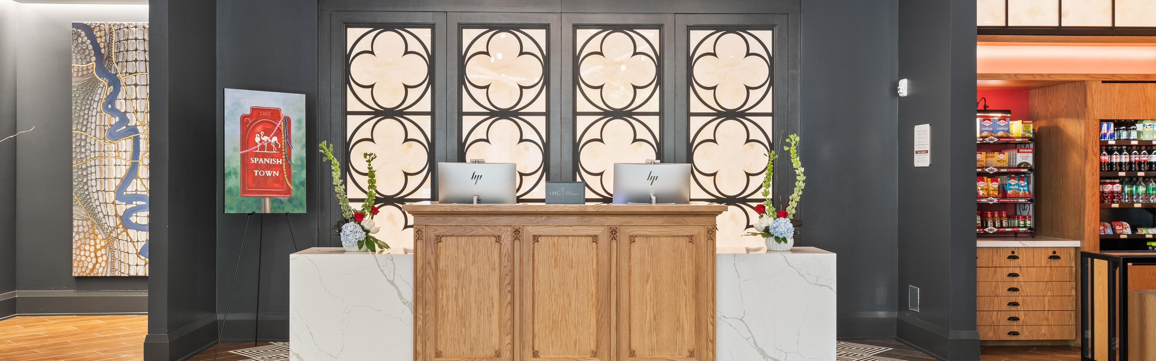 $hotelInfo.mediaDetails.welcomePhotos.primaryPhoto.caption}