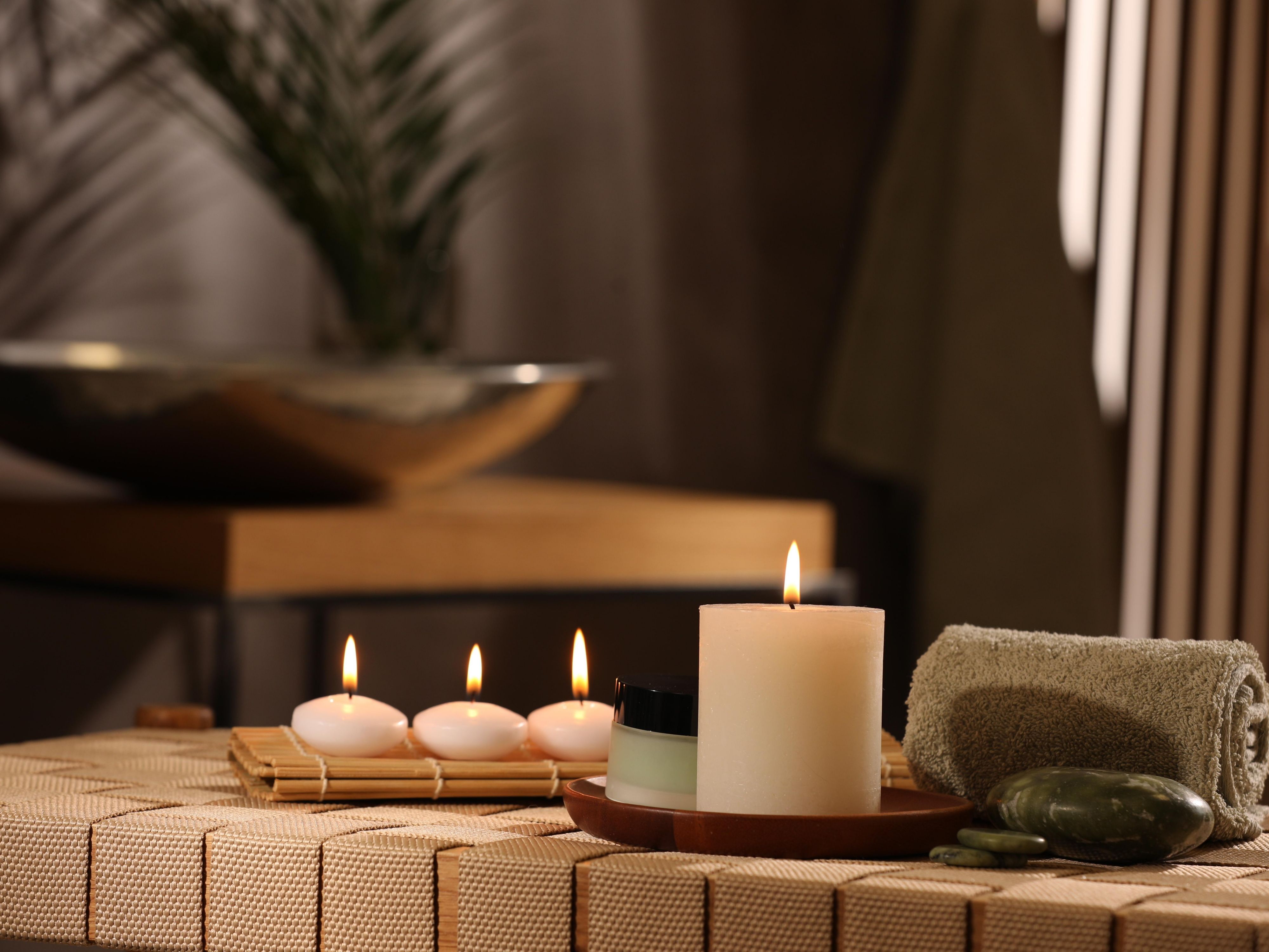 For the guest’s comfort, every detail is designed to create a truly relaxing experience. They awaken to the scent of fresh bakery and enjoy 24/7 room service. Guests can unwind in the spa, sauna, and gym, while their rooms offer premium bath amenities, aromatic coffee and tea, plush robes, and cozy slippers.