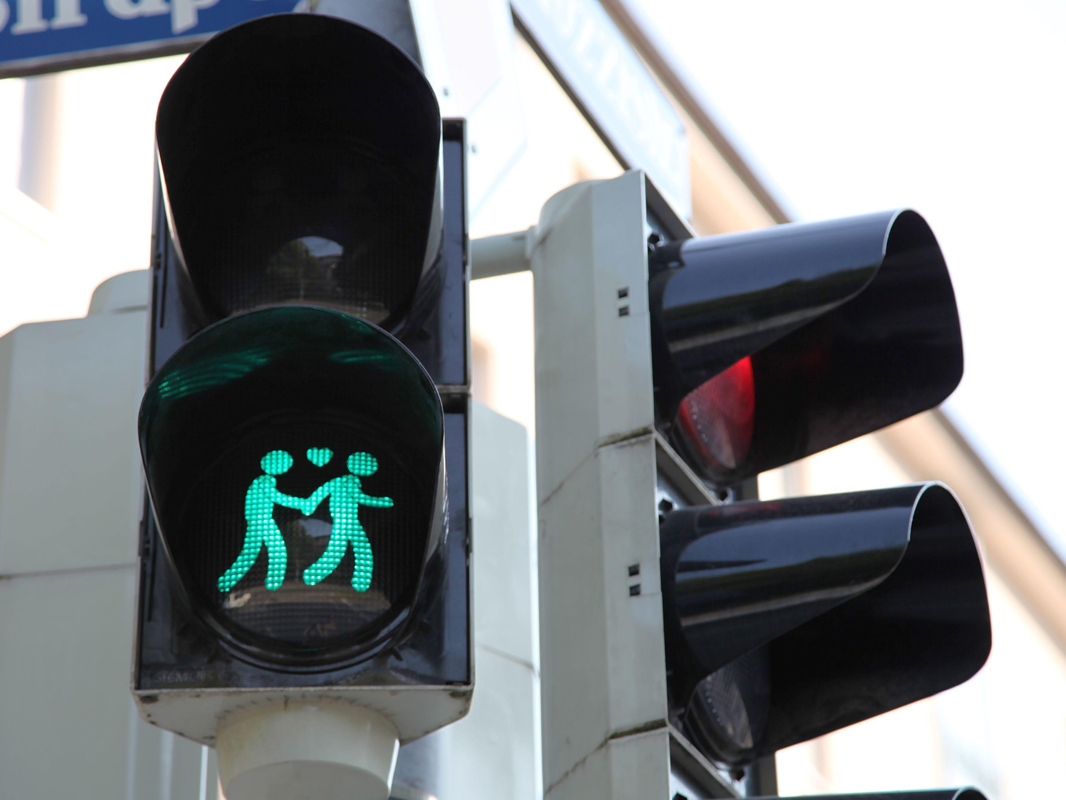 Each Hotel Indigo property has a special decorative piece related to the neighbourhood - our mascot is the famous Ampelmännchen - developed by Karl Peglau in 1961. After German reunification, they tried unsuccessfully to implement uniform traffic lights. Quote from Karl Peglau: "The East Ampelmännchen are real Berlin brats."