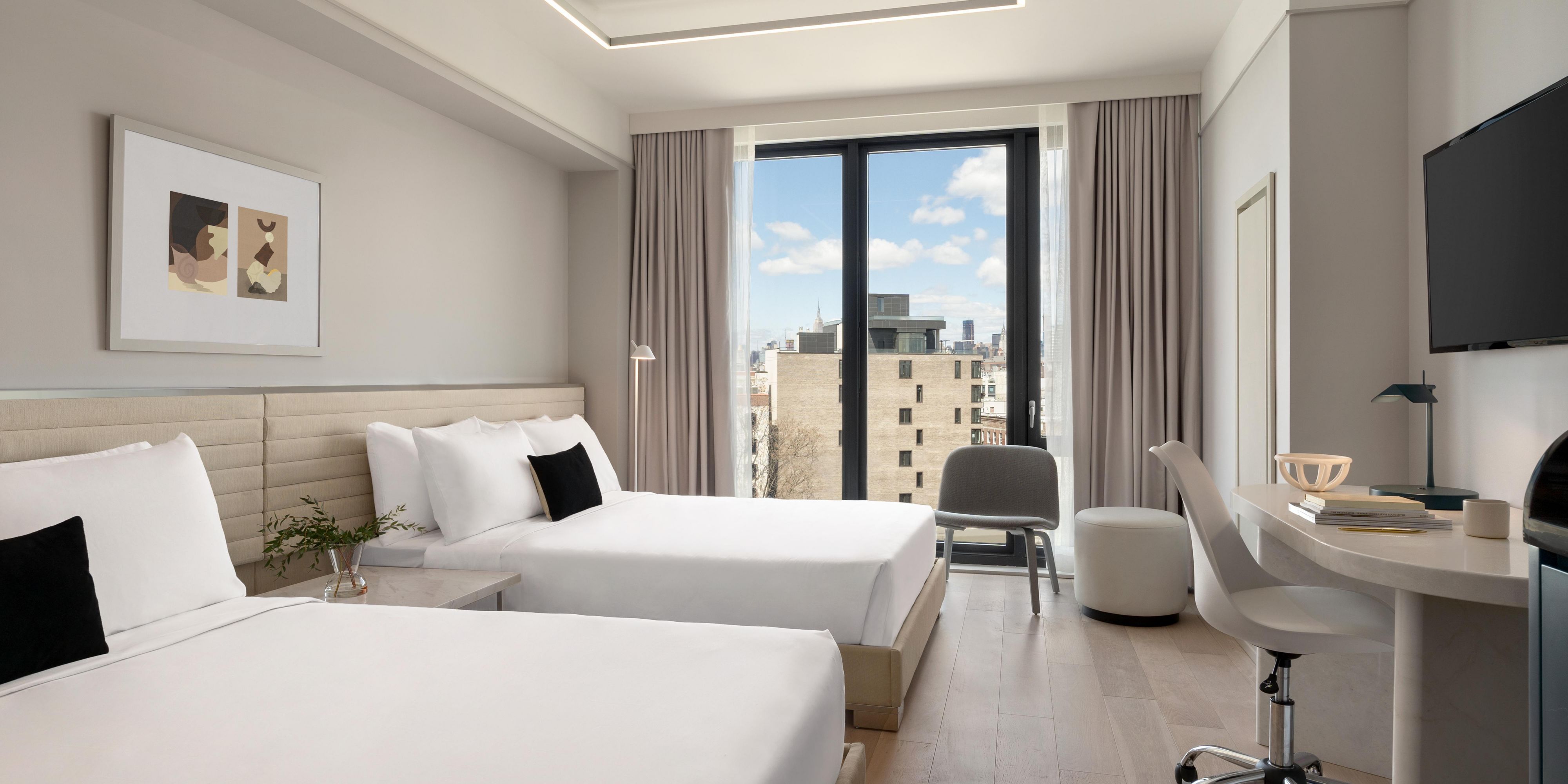 Find your NYC home base in our modern hotel rooms in Brooklyn, NY.