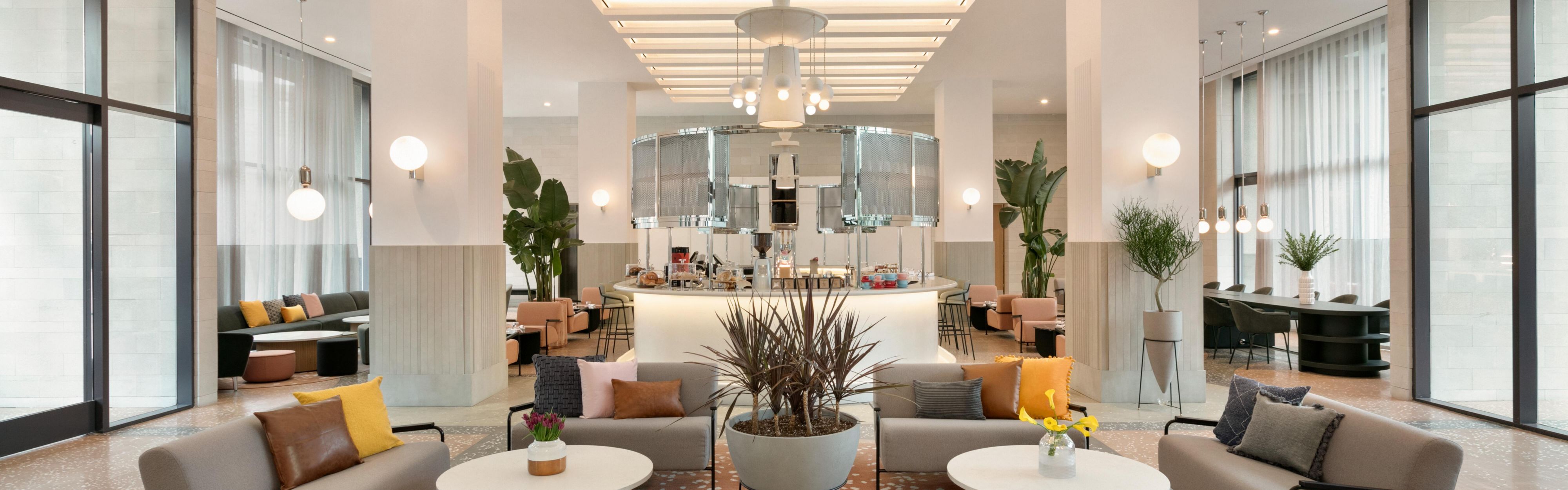 $hotelInfo.mediaDetails.welcomePhotos.primaryPhoto.caption}