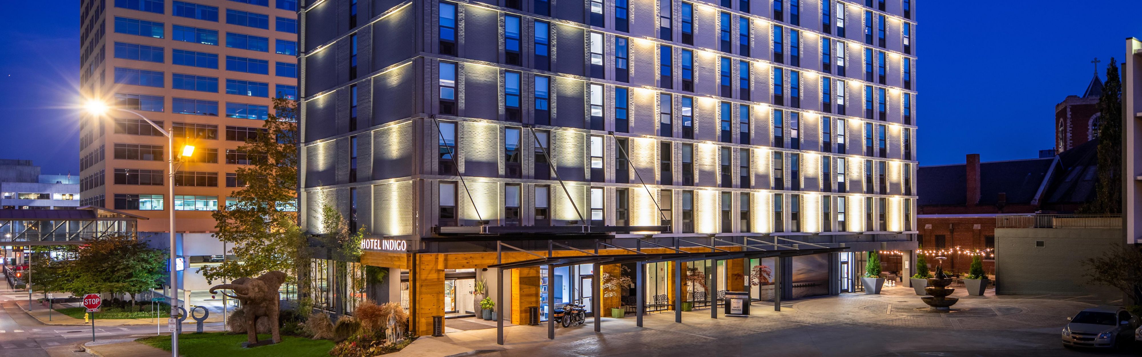 $hotelInfo.mediaDetails.welcomePhotos.primaryPhoto.caption}