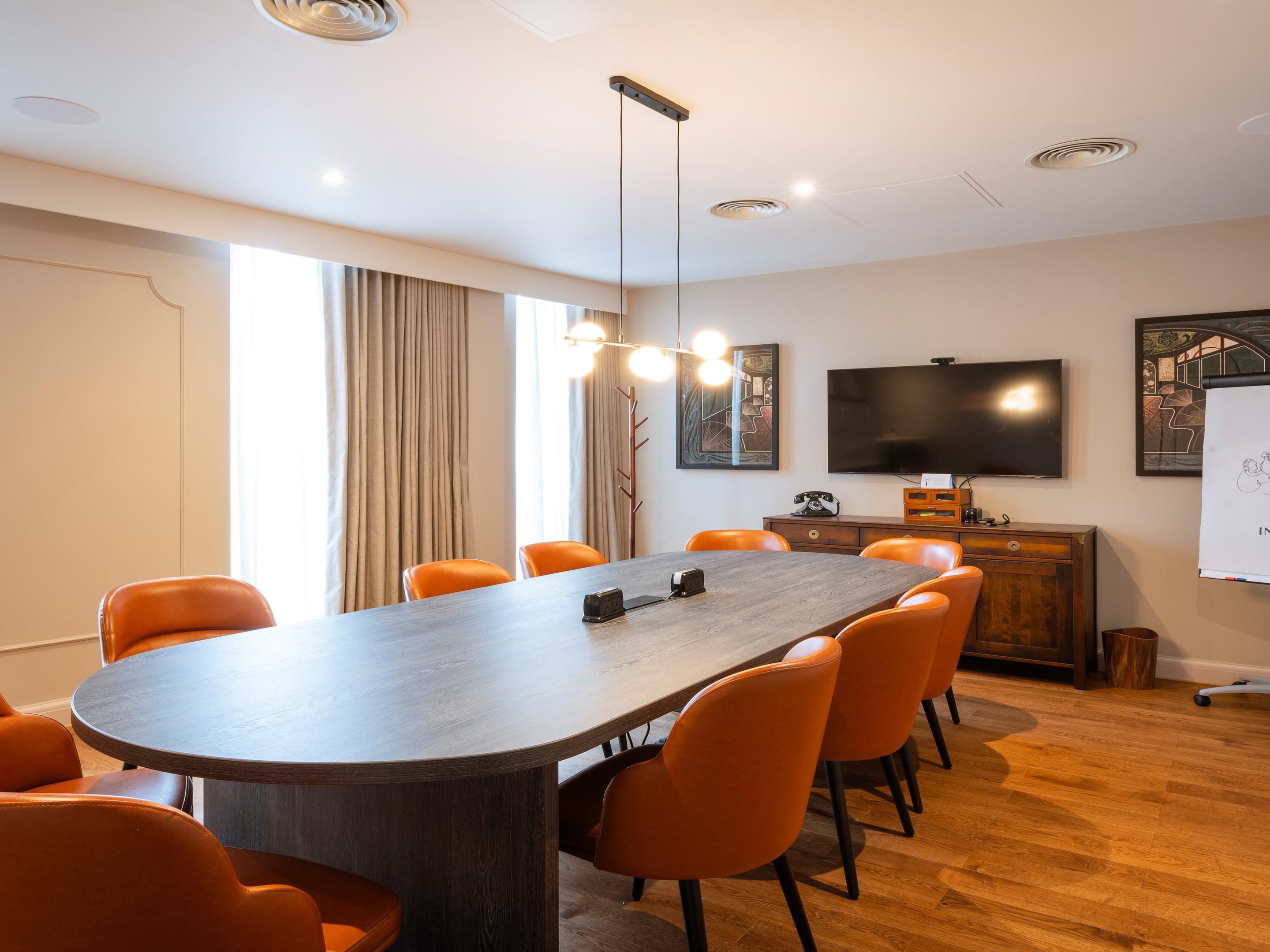 Our Executive Boardroom is perfect for small meetings of up to 12 people. Located on the ground floor, it offers plenty of natural daylight and is fully equipped with a plasma screen television with HDMI connection. Earn IHG Business Rewards every time you book.