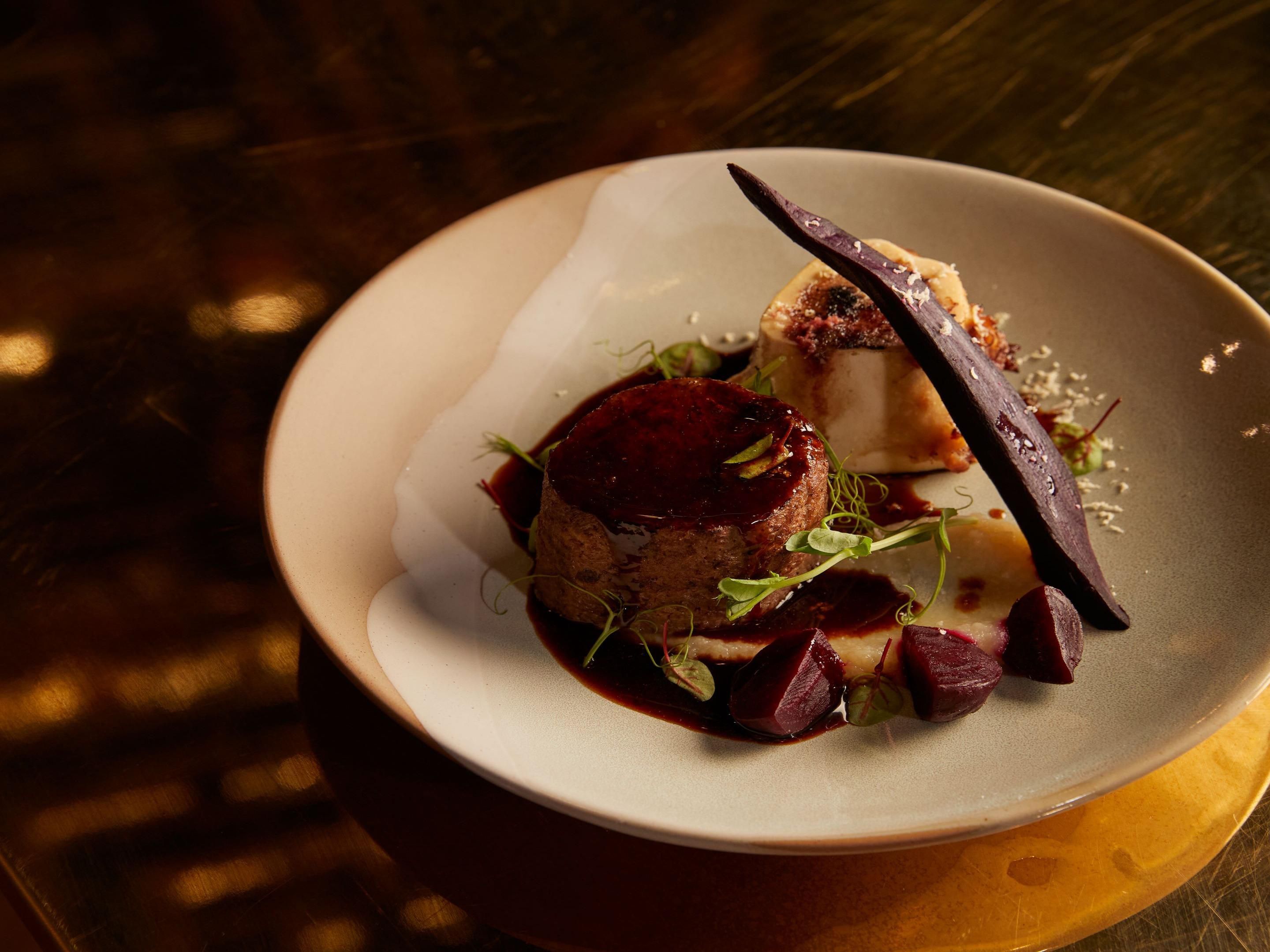 Celebrating the very best artisan craft from the local area, Cogs Bar and Kitchen offers guests a unique experience and an authentic taste of the neighborhood. Our aim is to create an atmosphere that leaves a lasting impression on every guest, making them eager to return.