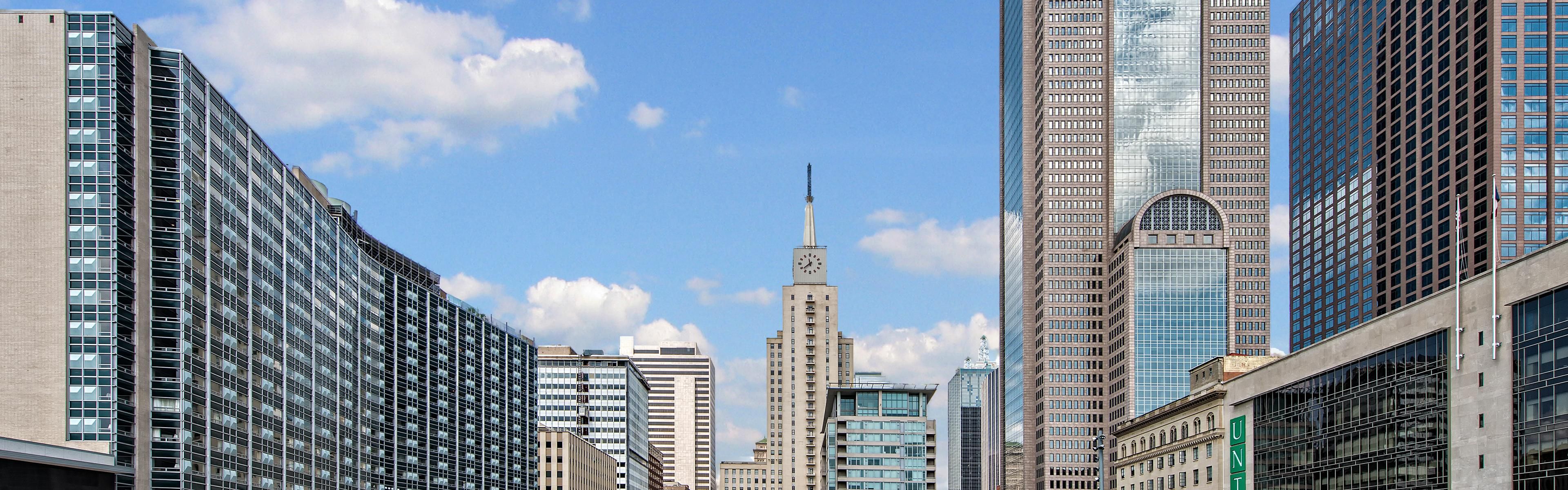 Our Downtown Dallas hotel is nestled in the eclectic Deep Ellum.