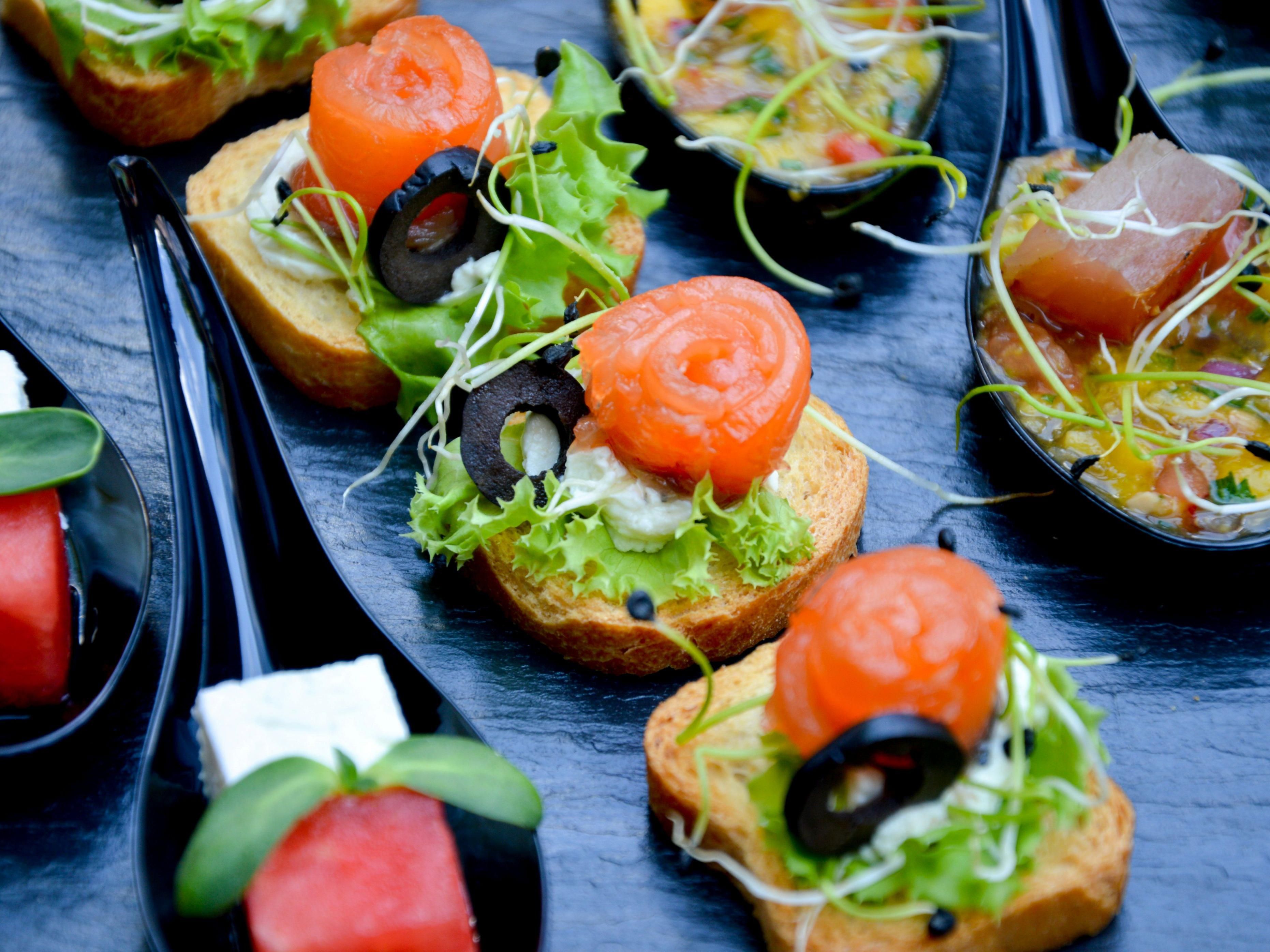 Elevate your event at Hotel Indigo San Diego Del Mar with catering from the Ocean View Bar & Grill. From breakfast buffets to taco bars, menus showcase local flavors. With full event planning, AV support, and business services, our team ensures seamless weddings, meetings, and receptions.