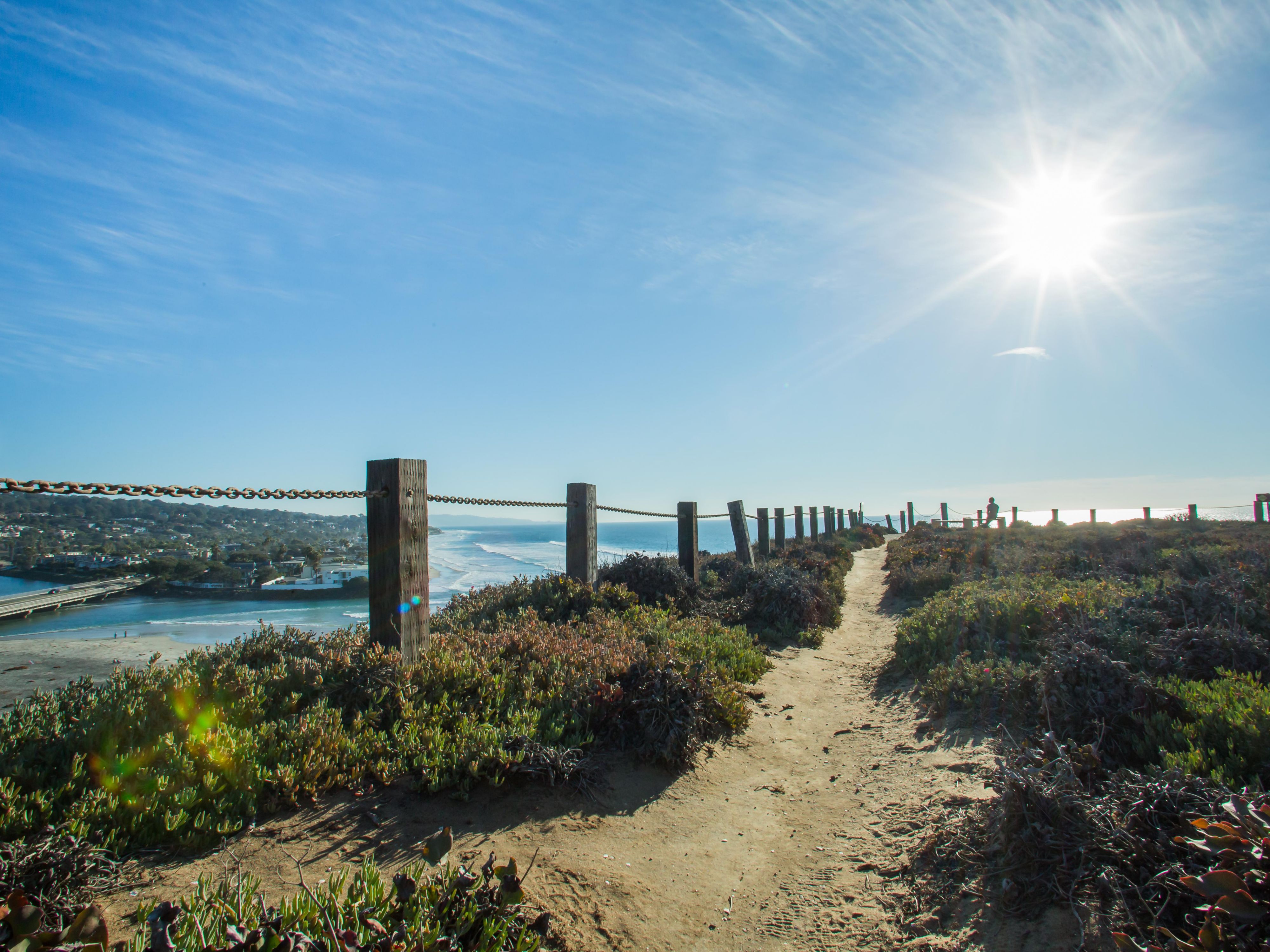 Hotel Indigo Del Mar offers a relaxing coastal escape just four miles from Torrey Pines State Beach. This boutique hotel places guests near the Pacific Ocean, scenic hiking trails, and downtown Del Mar’s shops and restaurants, creating an ideal setting to enjoy the area’s natural beauty and charm.