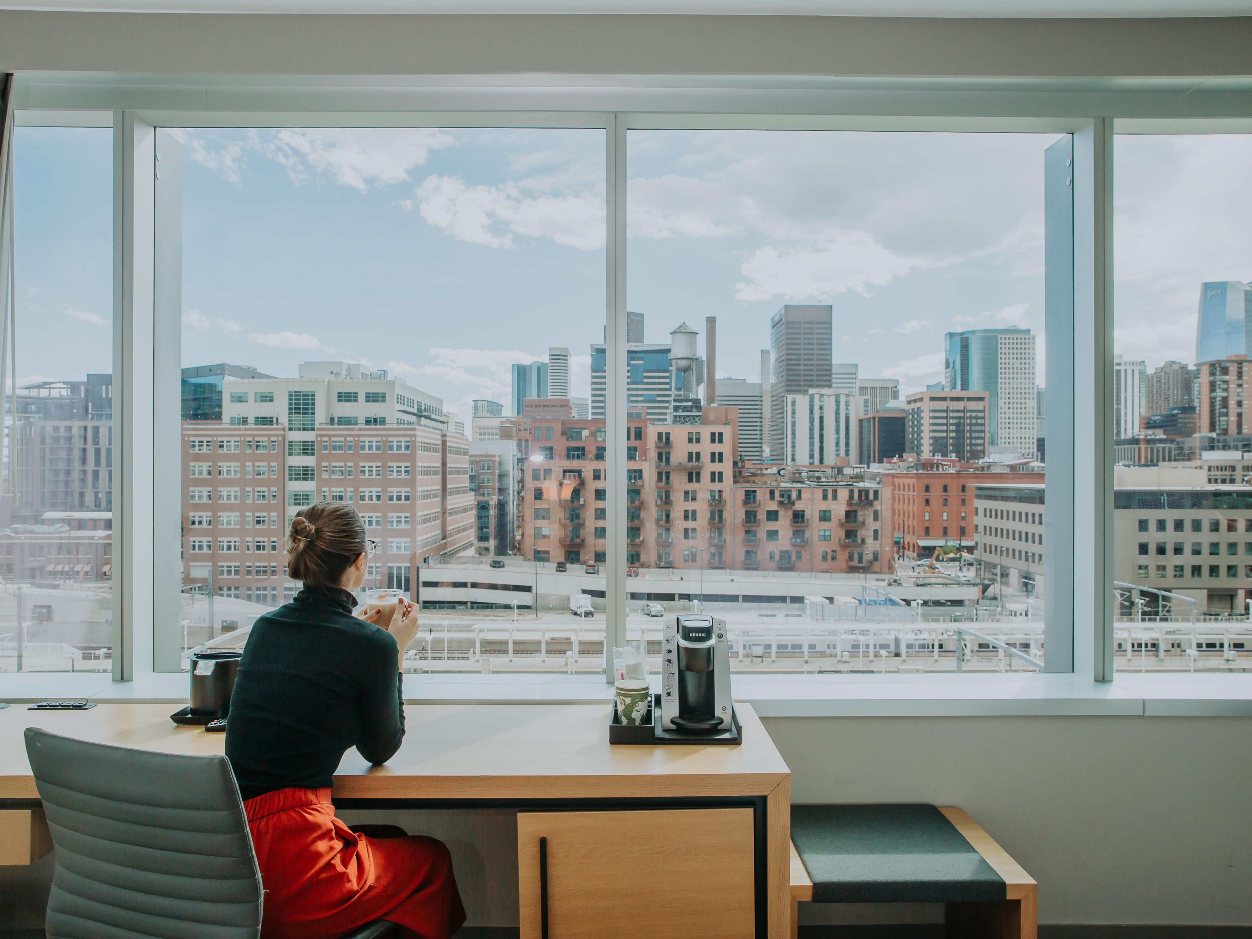 Kick back and take in the sights. From your room at Hotel Indigo Denver Downtown, you'll enjoy picturesque views of the city’s emblematic skyline, Colorado’s stunning Major League Baseball stadium, or the world-famous Rocky Mountains. 