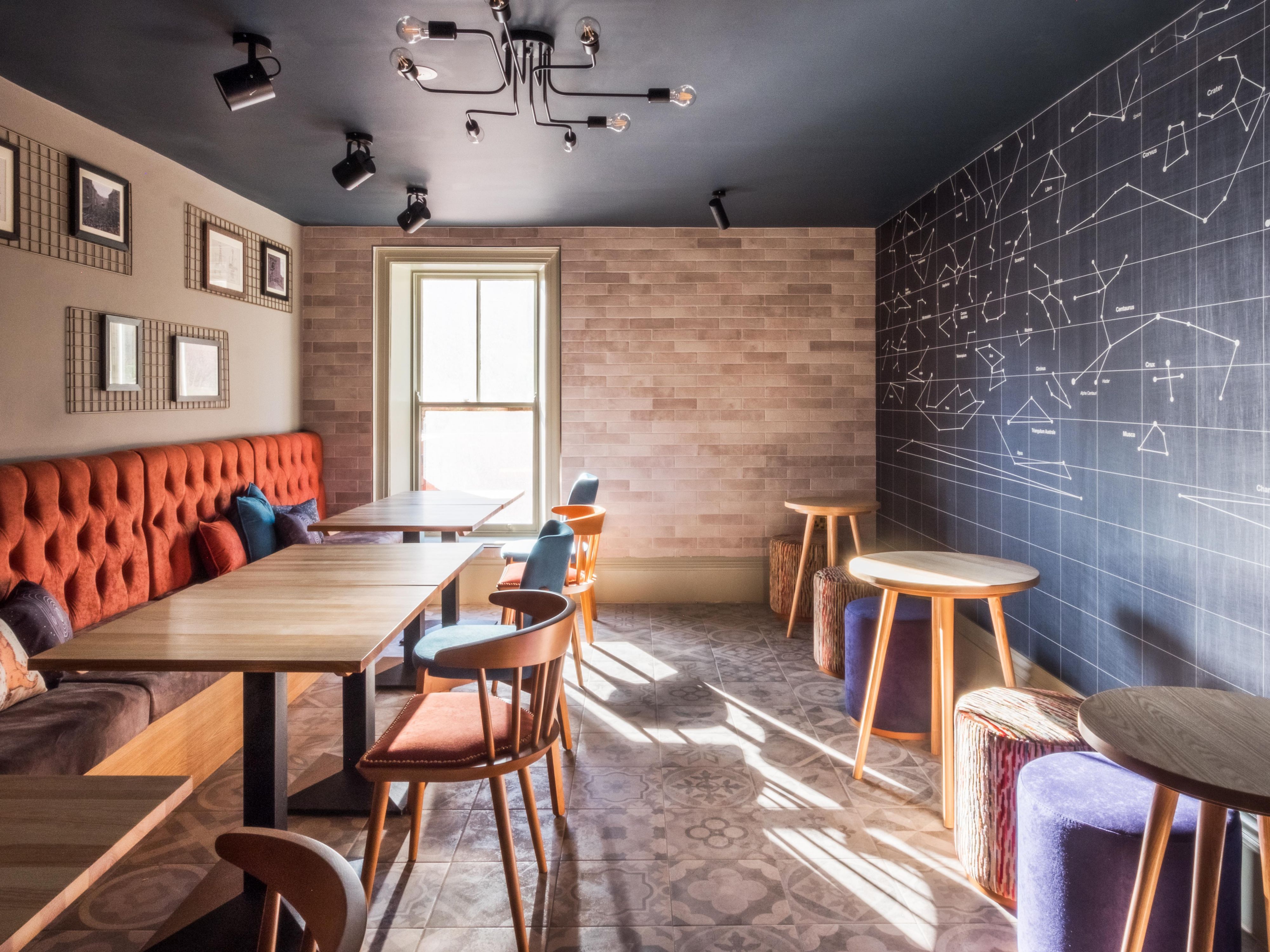 Relax, refuel and reconnect in our Neighbourhood Coffee House. Located in our Lobby, this café offers guests a spot to sit and enjoy a delicious cup of coffee and a light bite to eat. Working with local suppliers, we are proud to serve the people Durham. Stop by and see why we have become a staple of the community.