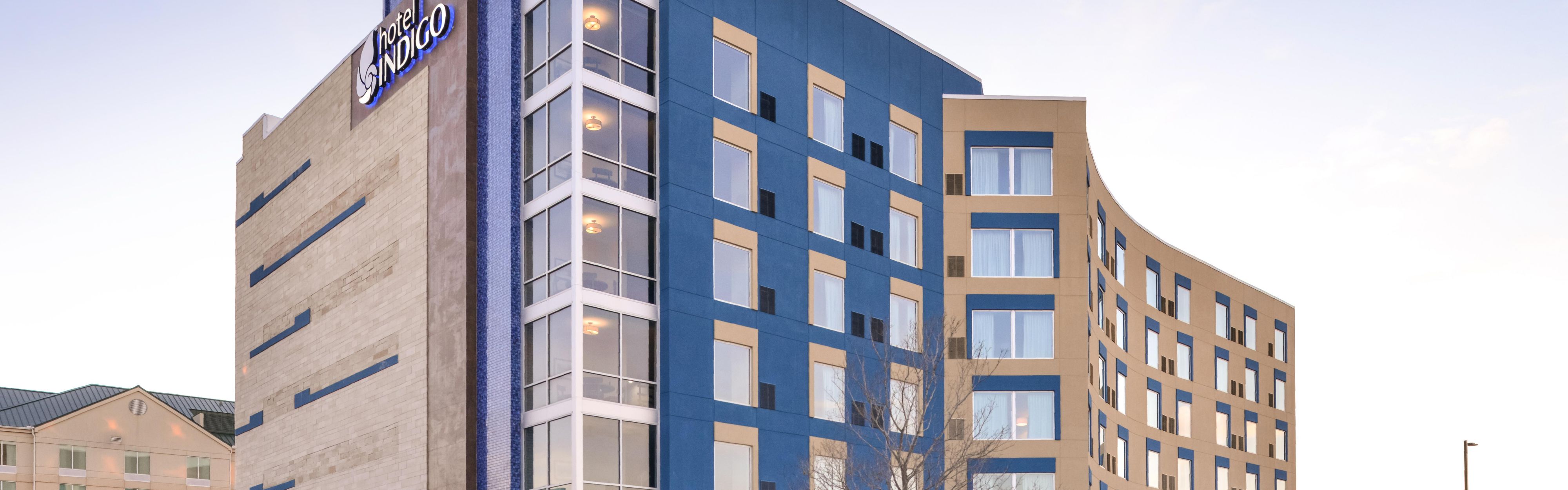 $hotelInfo.mediaDetails.welcomePhotos.primaryPhoto.caption}