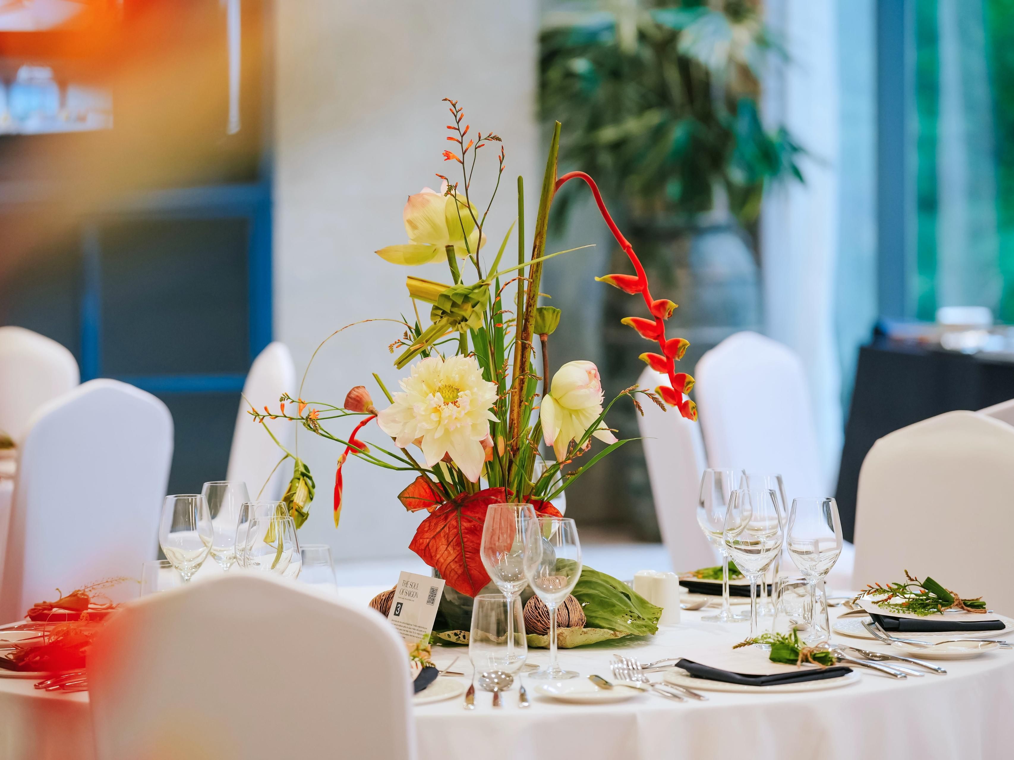 在我们的灵感会议空间举办您的下一个聚会，让西贡的创意精神焕发光彩。从充满地方特色的欢迎礼遇到复古游戏与黑胶唱片机的趣味时光，Hotel Indigo Saigon The City 让每一次会议都成为独特而难忘的体验。