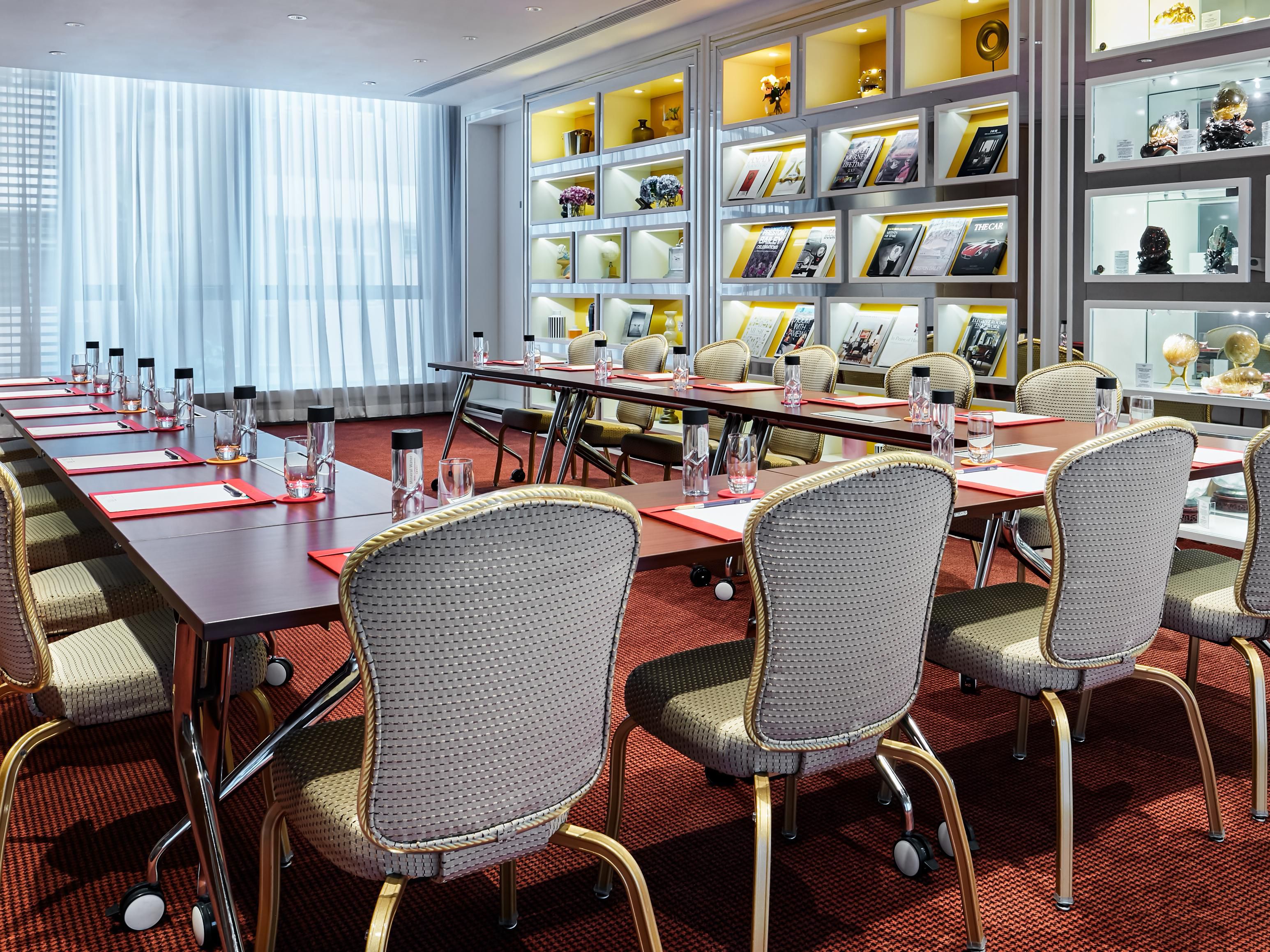 With two individual meetings rooms, able to welcome between 8 to 42 guests, Hotel Indigo is the ideal venue for successful small- to medium-sized social gatherings, business meetings, and corporate events.