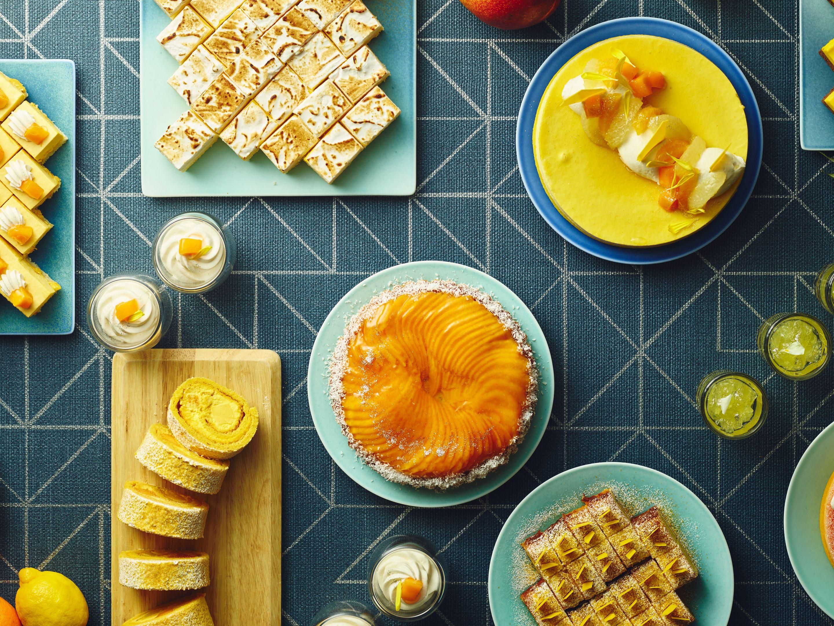 A Sweets Selection is included with your lunch course that changes depending on the season or for special events such as Valentine's Day, Halloween and Christmas. If you prefer to eat only sweets, we also provide a Sweets Buffet option.
11:30-15:00 (Lunch), 13:30-15:00 (Sweets Buffet only)
6,300 JPY / 8,500 JPY (Lunch),  3,000 JPY (Sweets Buffet)
