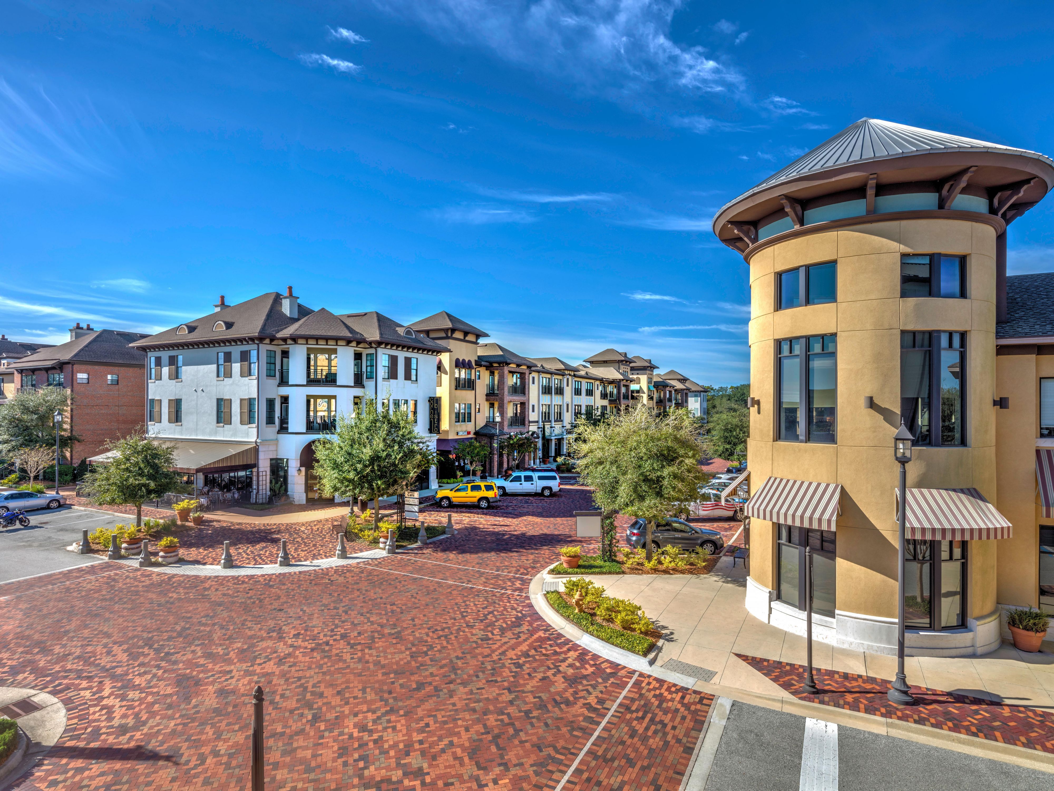 Step out of Hotel Indigo Jacksonville-Deerwood Park and explore the neighborhood on foot. Tapestry Park and its array of restaurants, breweries, and entertainment spots are just a short stroll away. Whether you're catching a movie, grabbing a craft beer, or enjoying a gourmet meal, local flavor is right at your doorstep.	