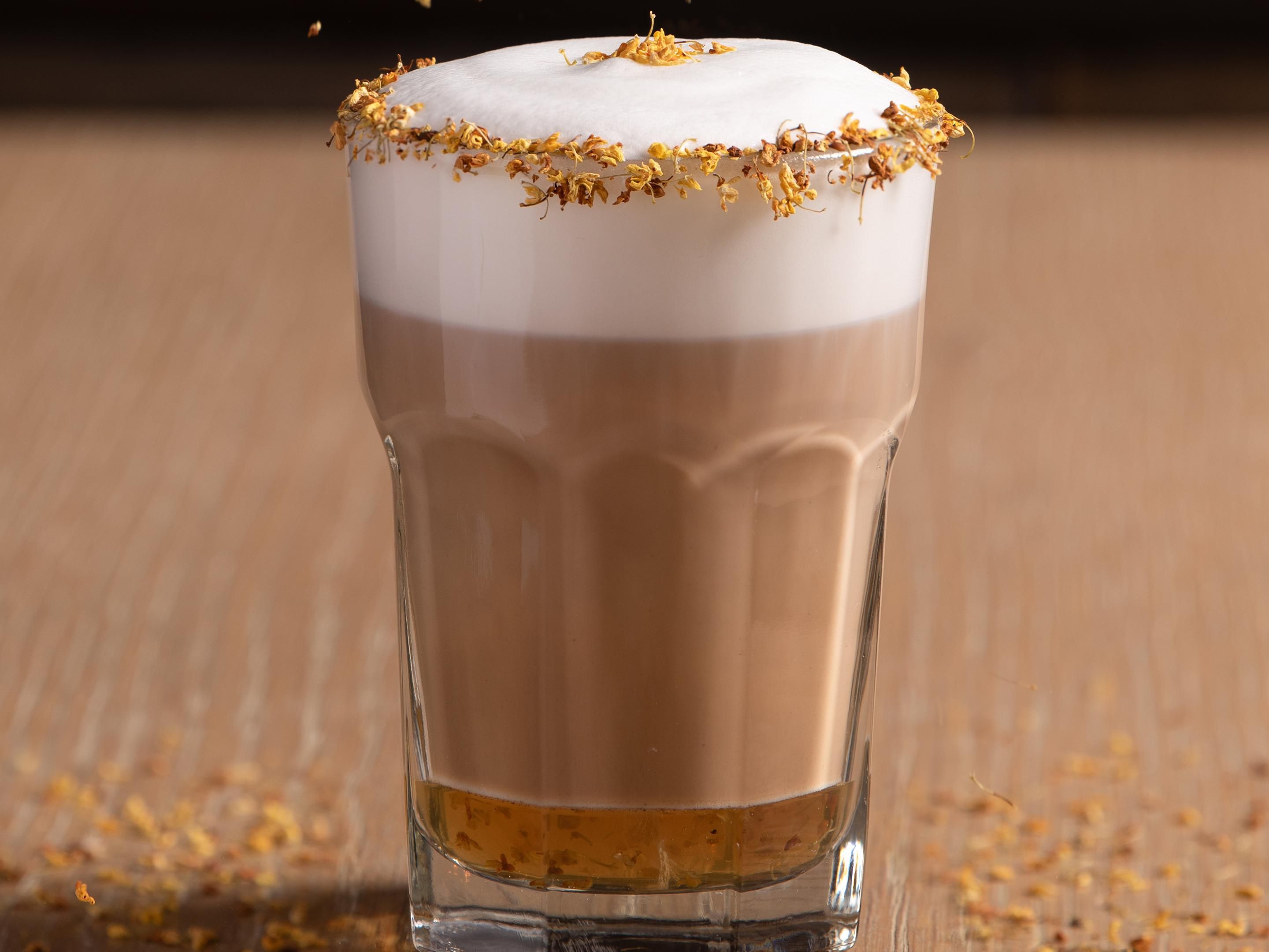 An environment created , where it’s friendly, comfortable, sociable and fun all rolled into one.  Simple but yet delicious food and beverage offerings to quench your thirst and fill your hunger. As day turns to night, so does the mood of CRAFT. It becomes a nice little corner, to kick back and have a couple of beers, or cocktails with friends.