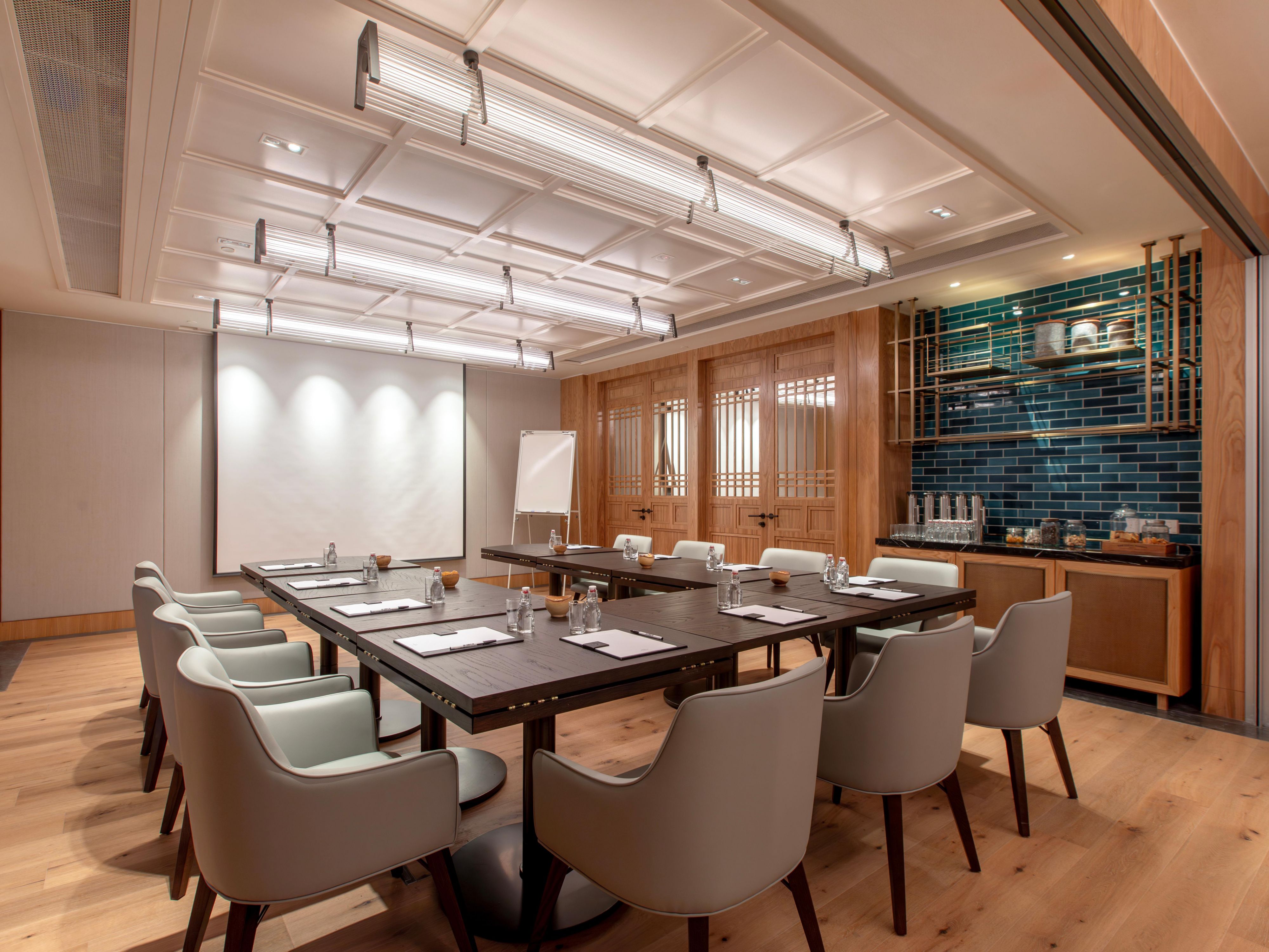 Host memorable events in the heart of KL. From boardroom meetings to creative gatherings, our flexible spaces, seamless tech, and locally inspired design ensure every moment feels effortless. Let Hotel Indigo Kuala Lumpur on the Park bring your vision to life with style and ease.