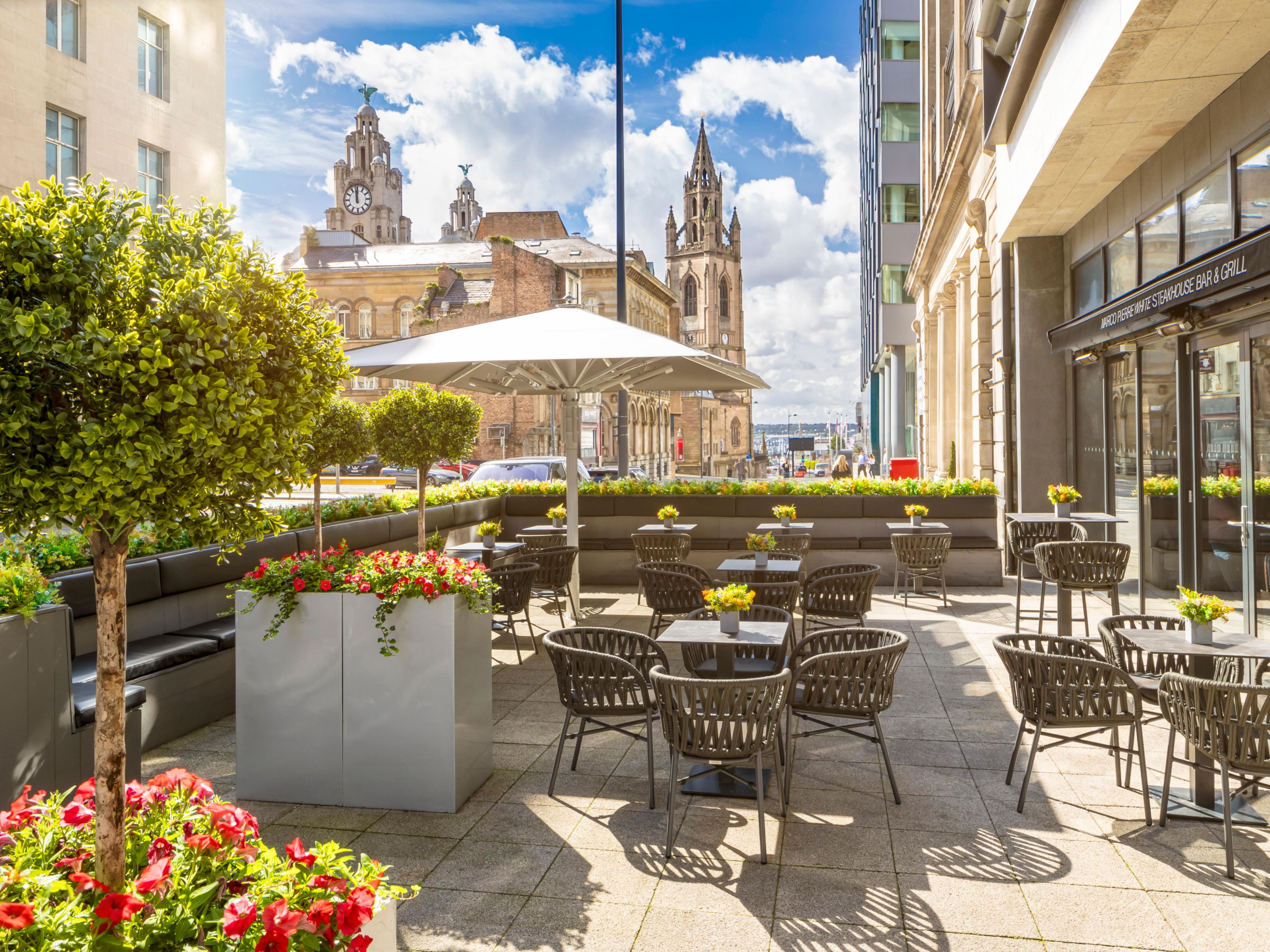 Enjoy dining and drinking alfresco on our city centre terrace and courtyard spaces. Enjoy light bites and drinks from our lounge menu.