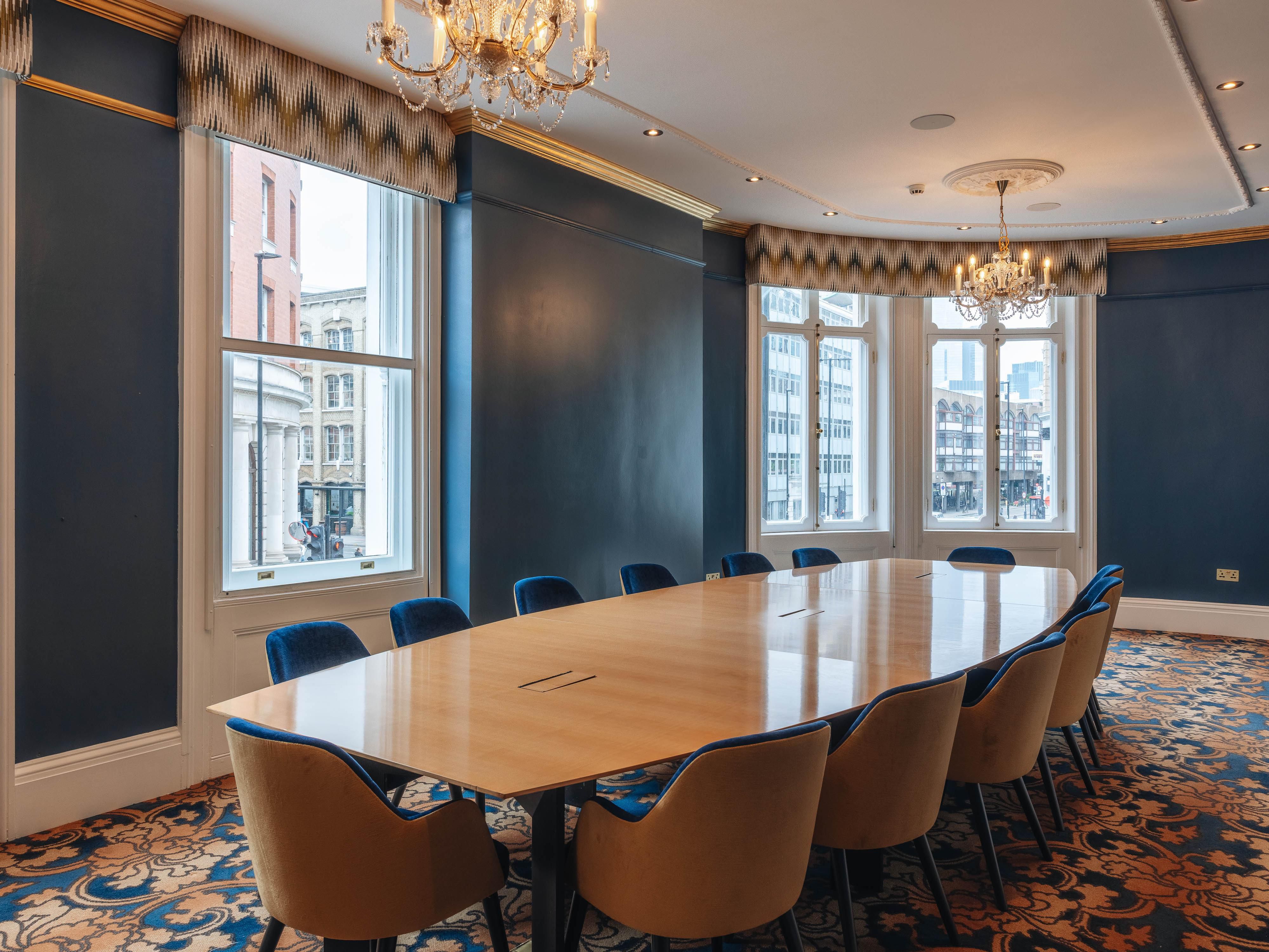 Host your next meeting in style with our suites above the historic Hat & Feathers pub. With two private rooms accommodating up to 20 or 40 guests, our spaces blend heritage charm with modern amenities, ideal for team sessions, creative workshops or intimate events.