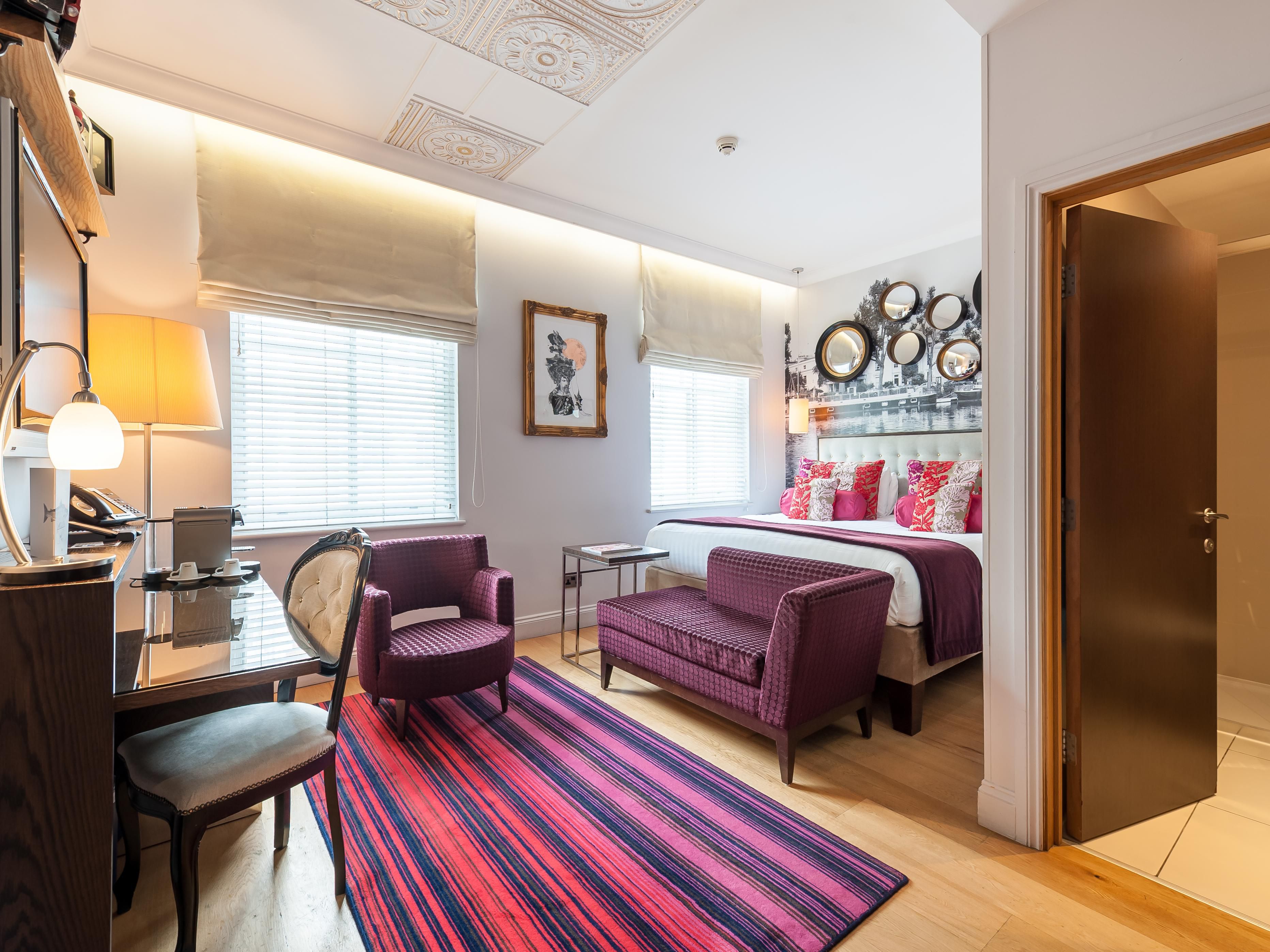 Explore our boutique hotel in Paddington in stunning 3D with our interactive virtual tour. Walk around freely and control your point of view to familiarise yourself before you stay.