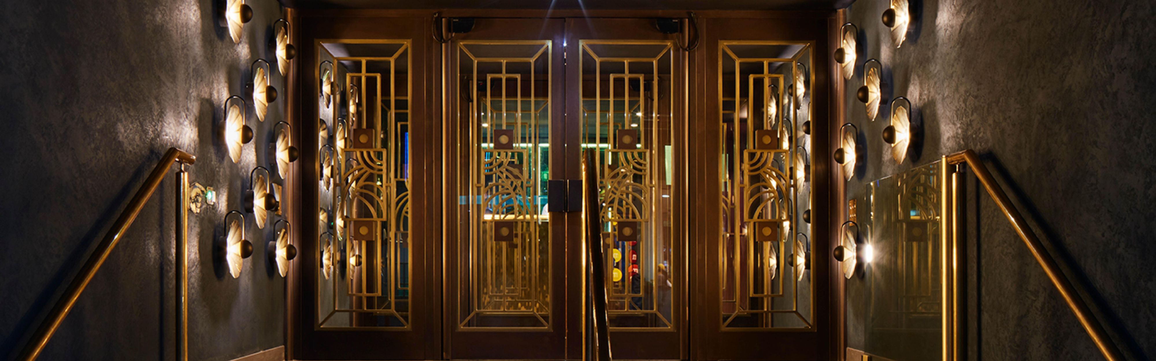 $hotelInfo.mediaDetails.welcomePhotos.primaryPhoto.caption}